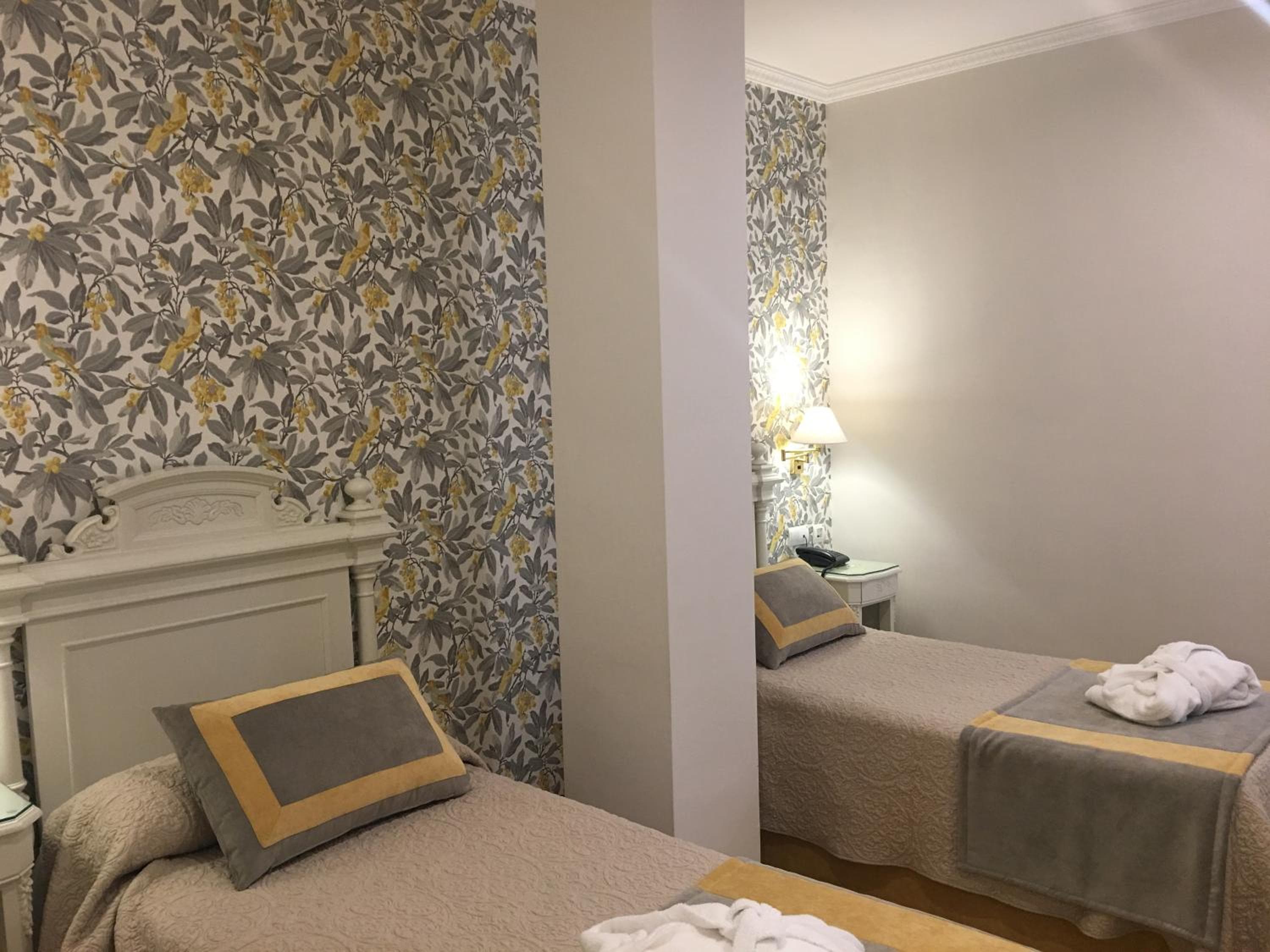 Adriano Boutique Sevilla — 30