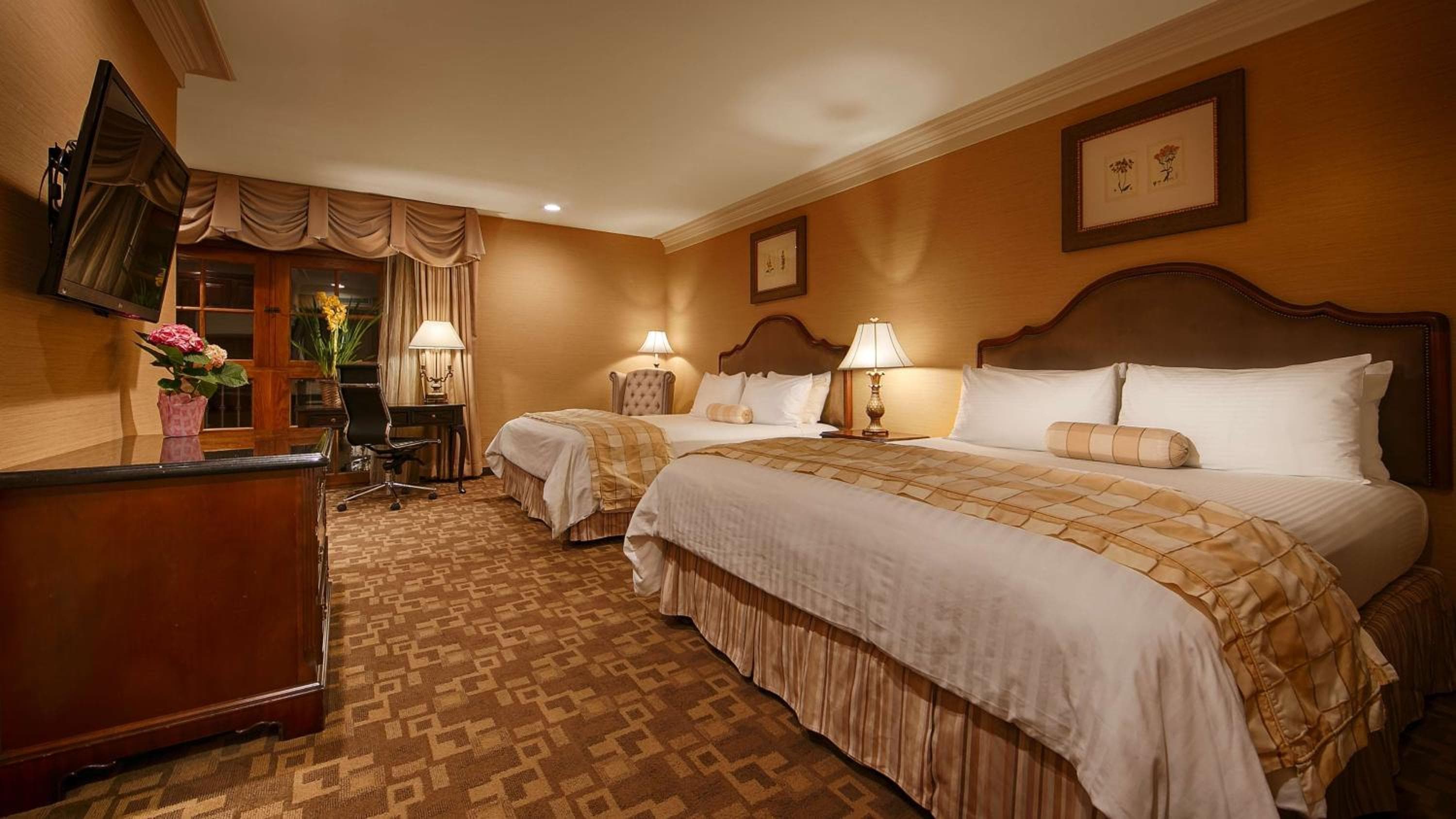 Best Western Plus Sunset Plaza Hotel — 26
