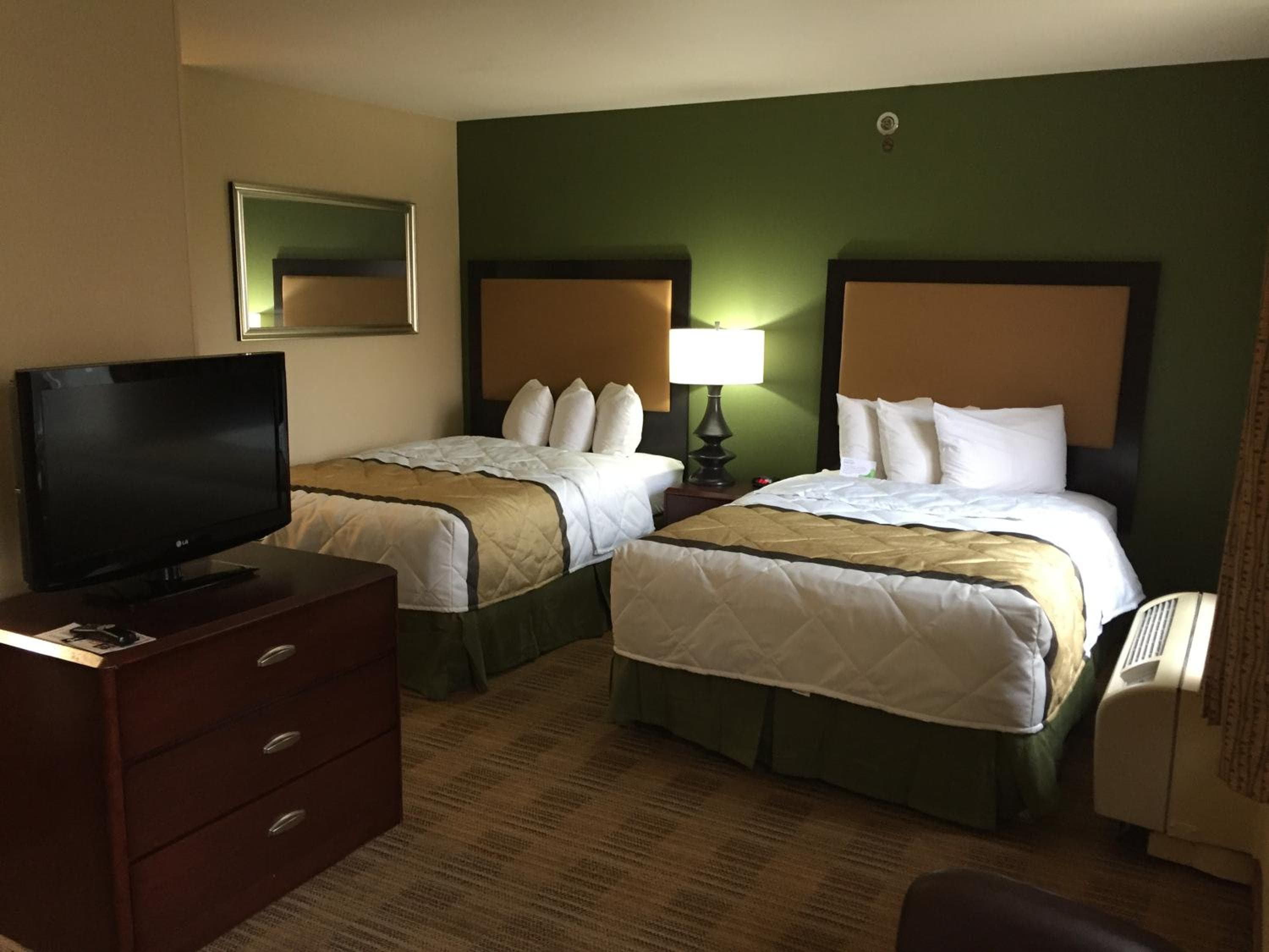 Extended Stay America Suites - Tampa - Airport - N Westshore Blvd — 7
