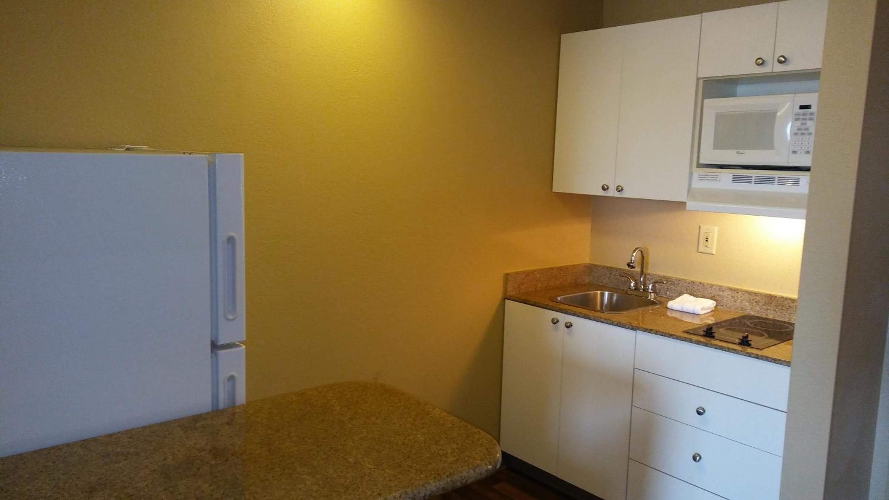 Extended Stay America Suites - Tampa - Airport - N Westshore Blvd — 27
