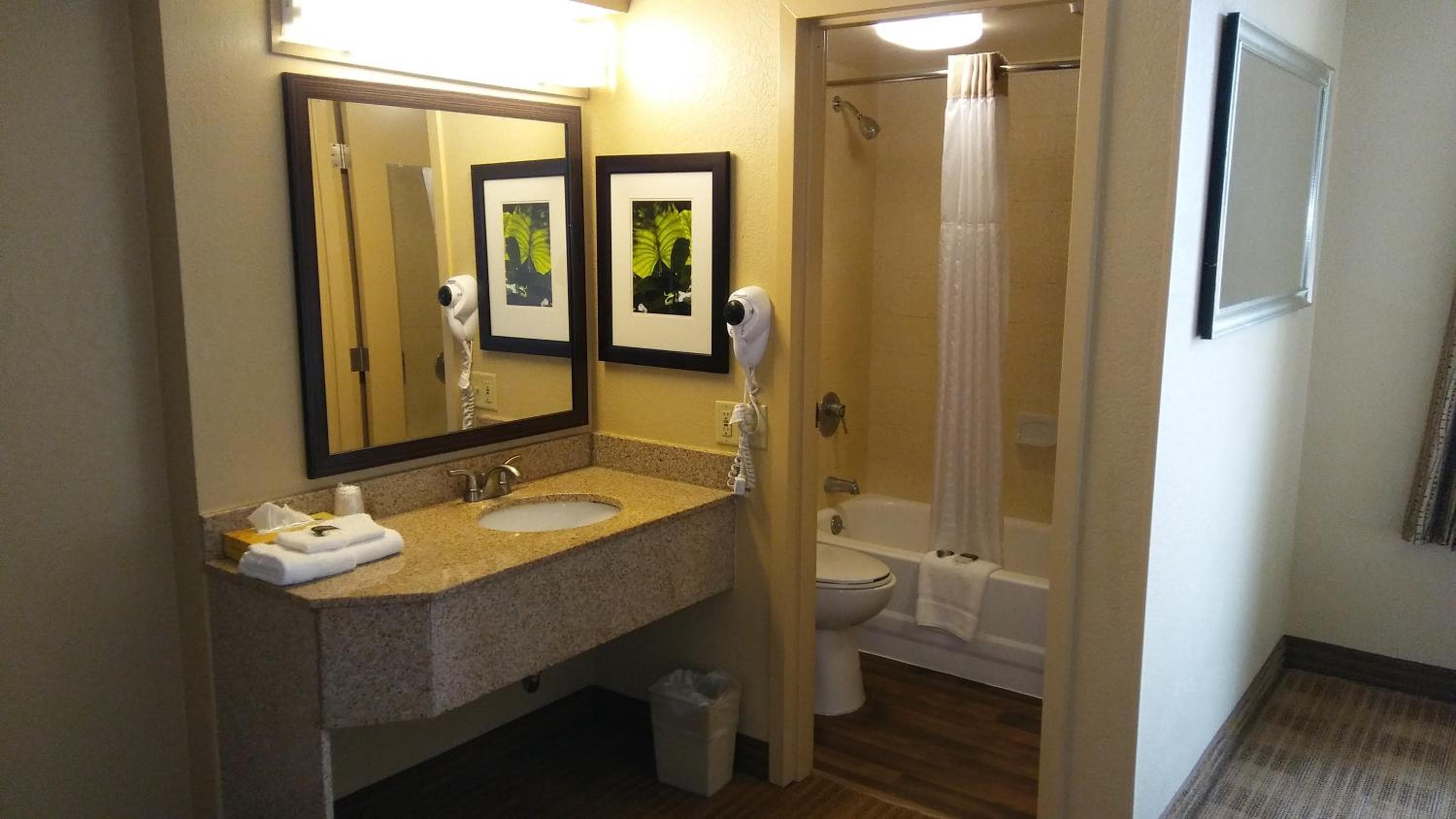 Extended Stay America Suites - Tampa - Airport - N Westshore Blvd — 19
