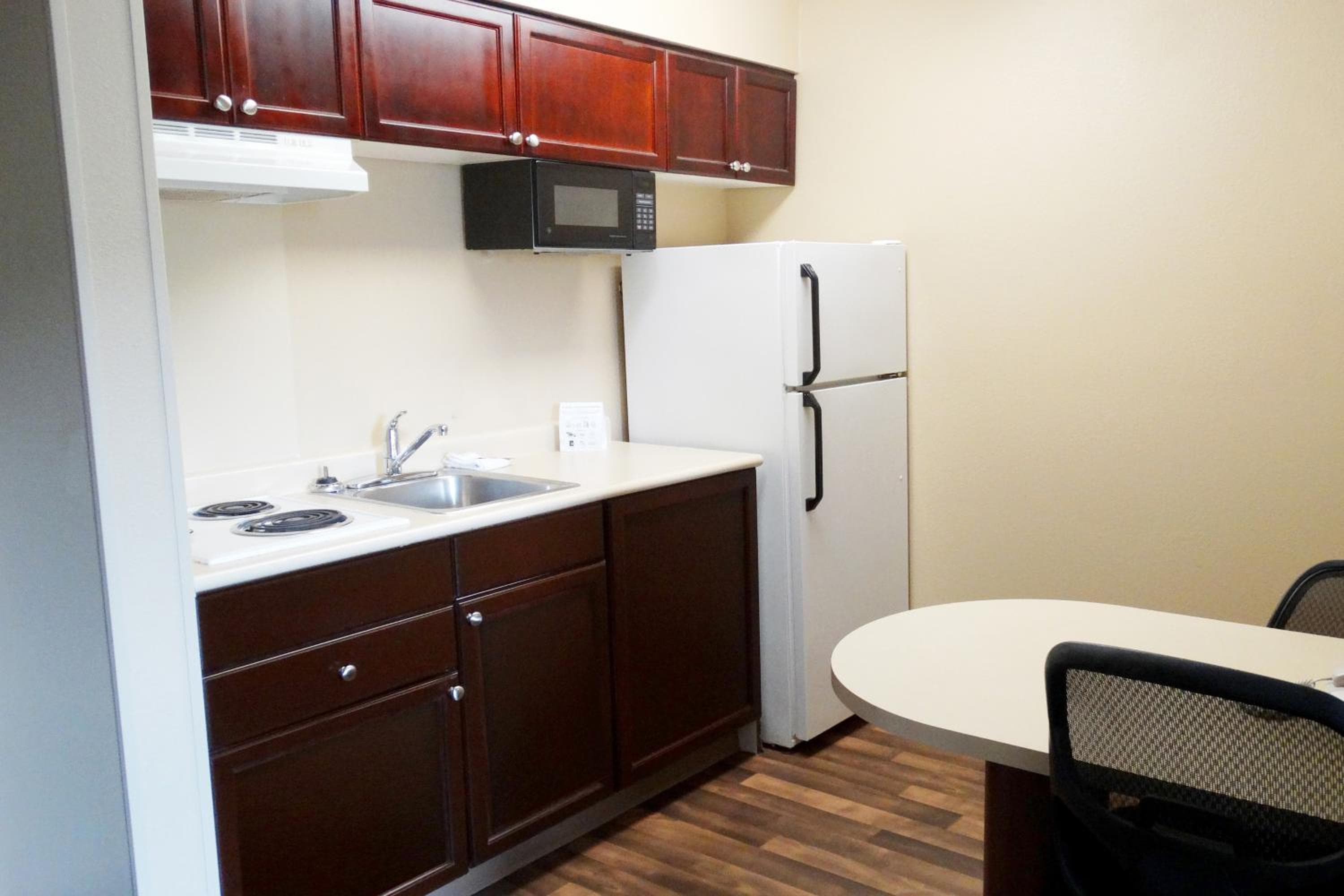 Extended Stay America Suites - Tampa - Airport - N Westshore Blvd — 24