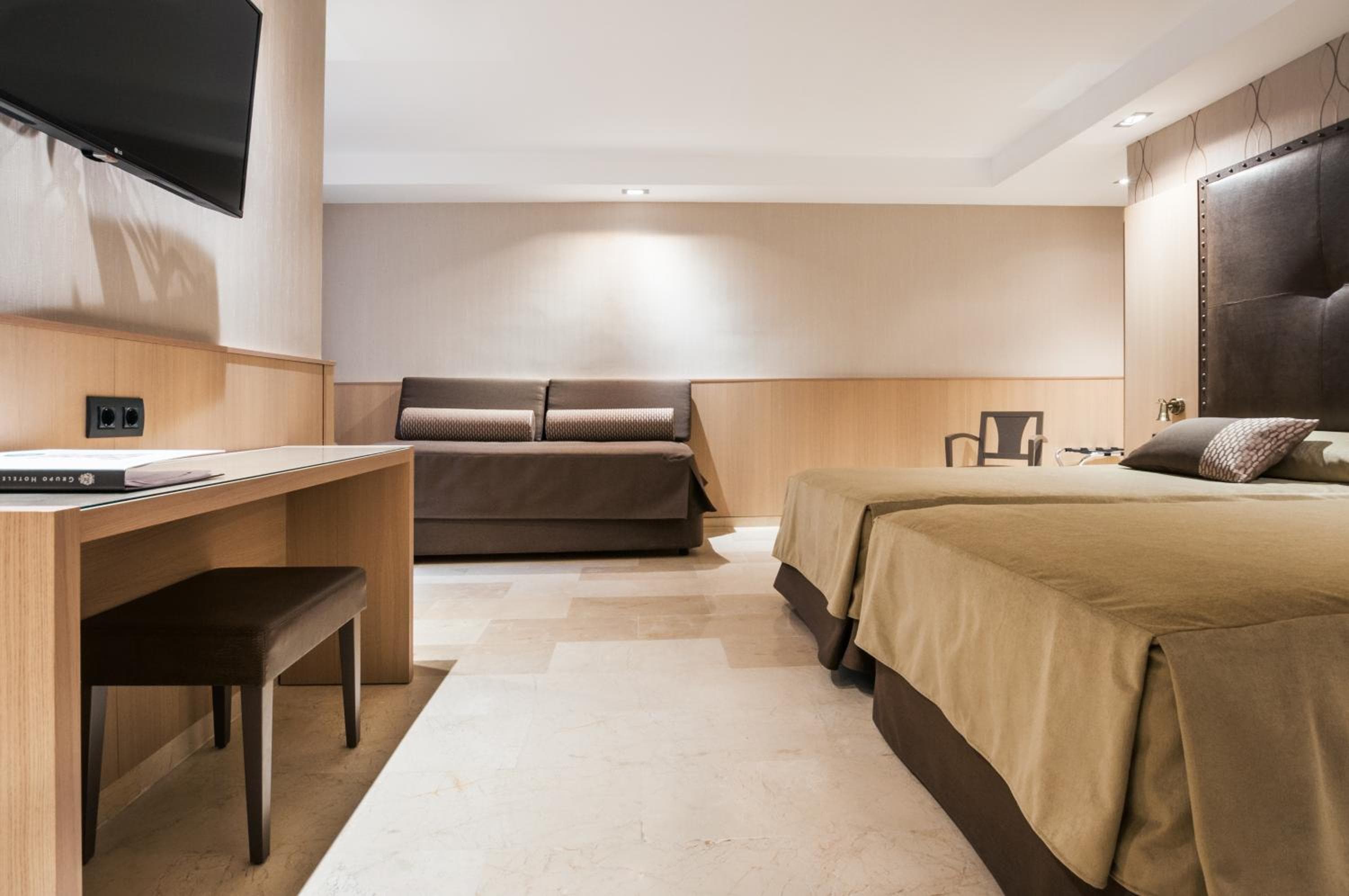 Gran Hotel Barcino — 17