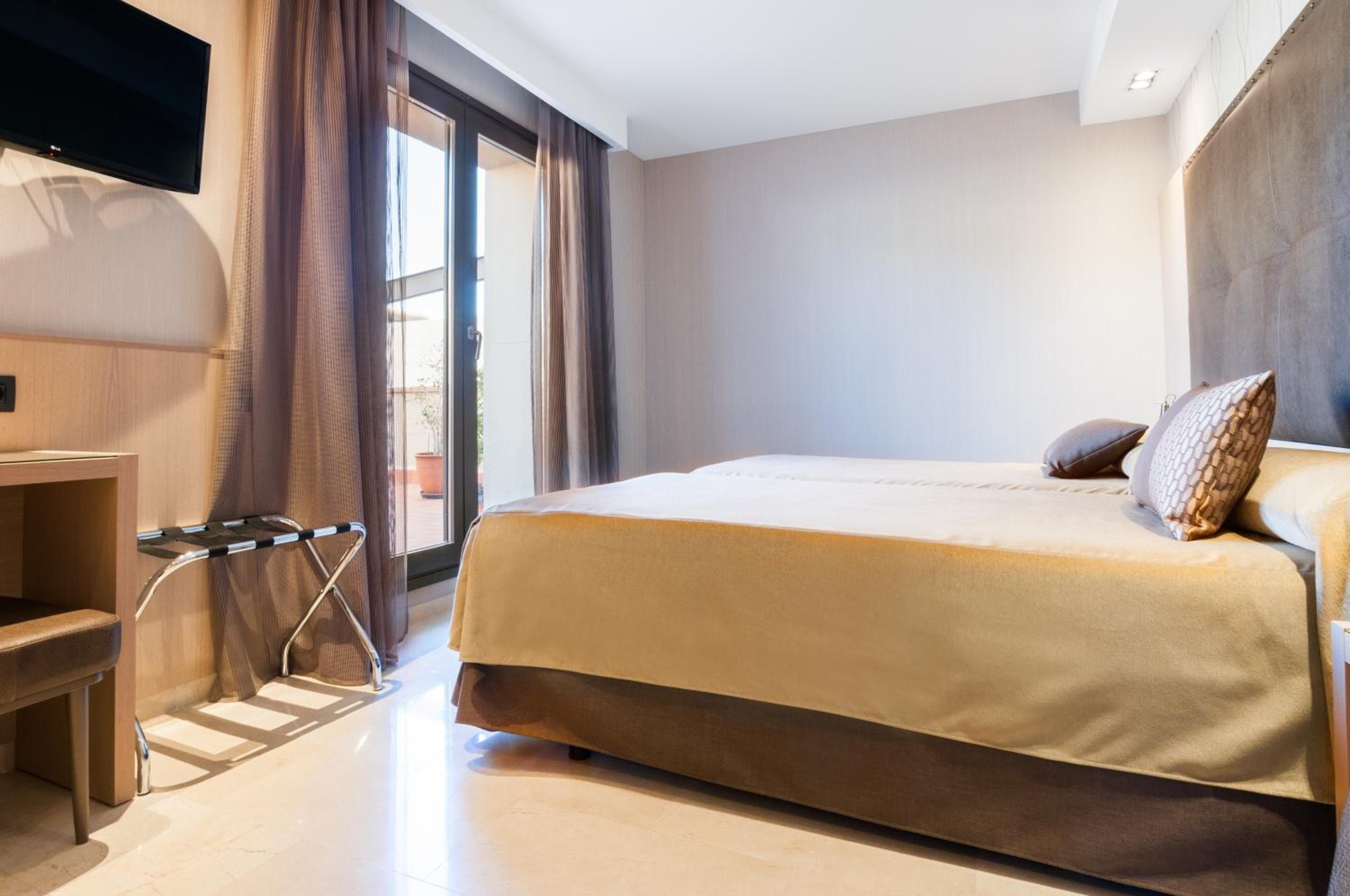Gran Hotel Barcino — 3