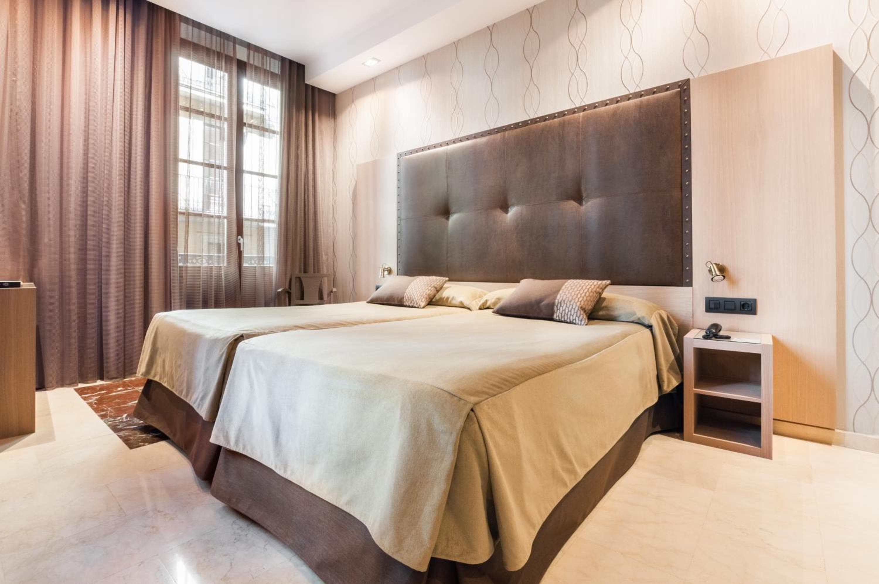 Gran Hotel Barcino — 1