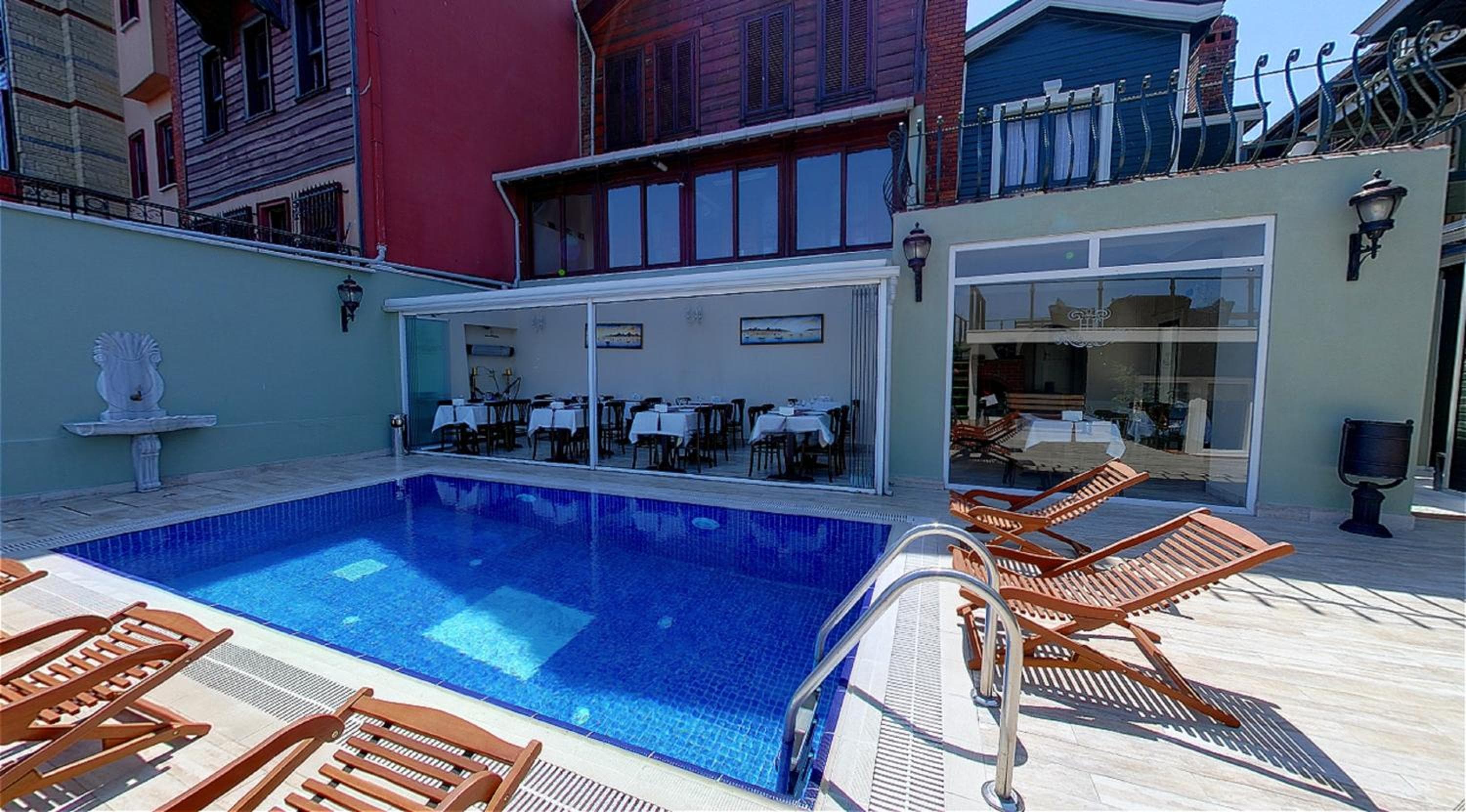 HHK Hotel — 3