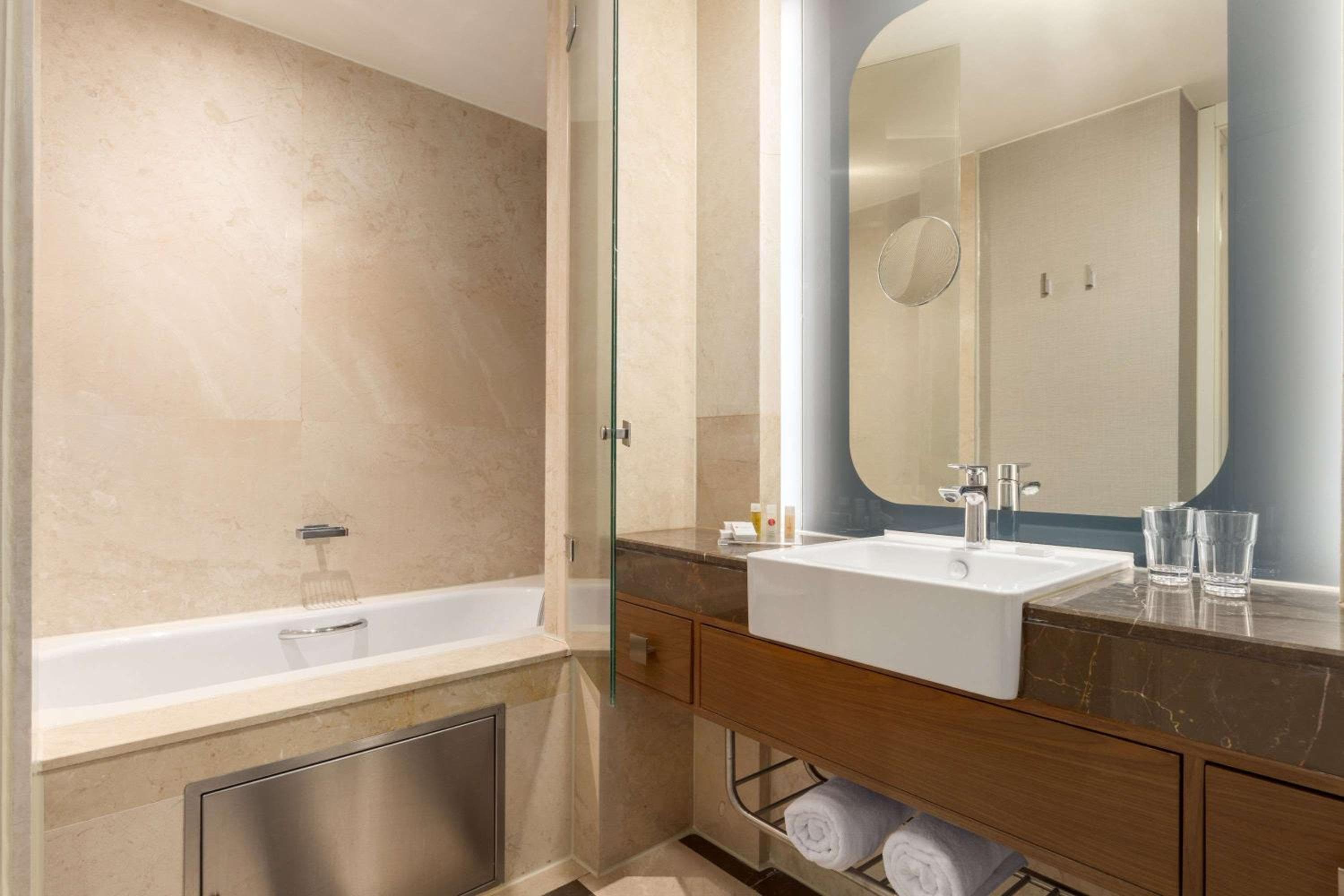 Ramada Plaza By Wyndham Istanbul Tekstilkent — 18