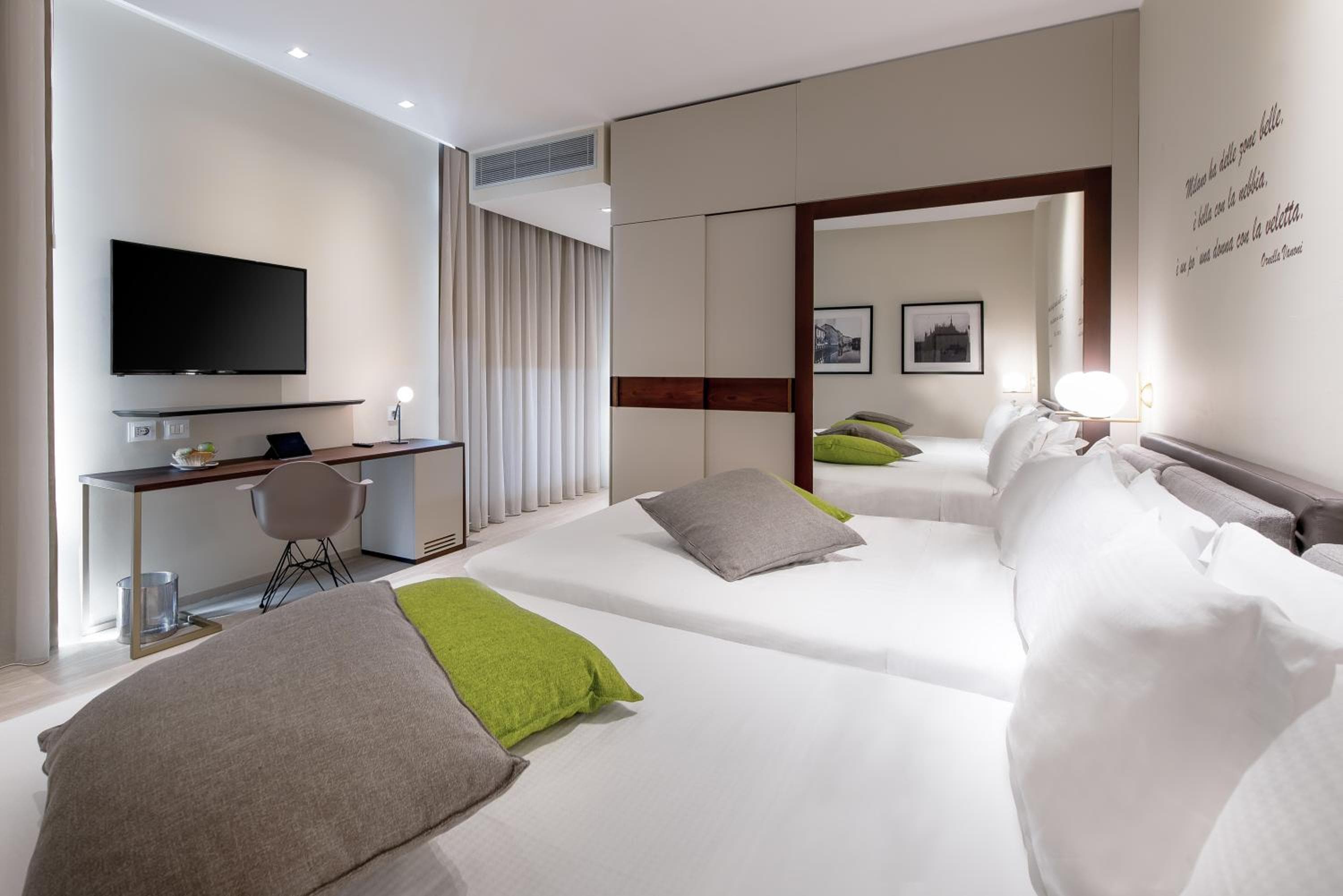 Hotel Canada — 13