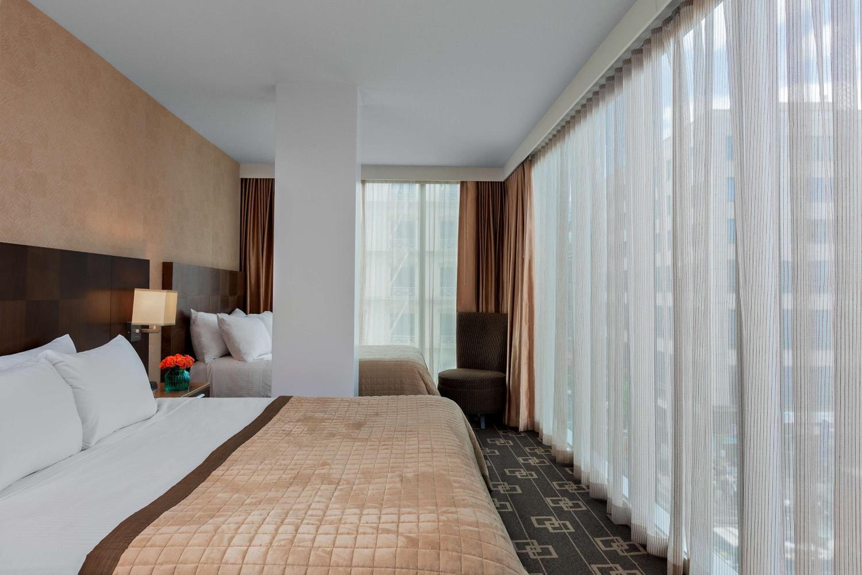 Wyndham Garden Chinatown — 8