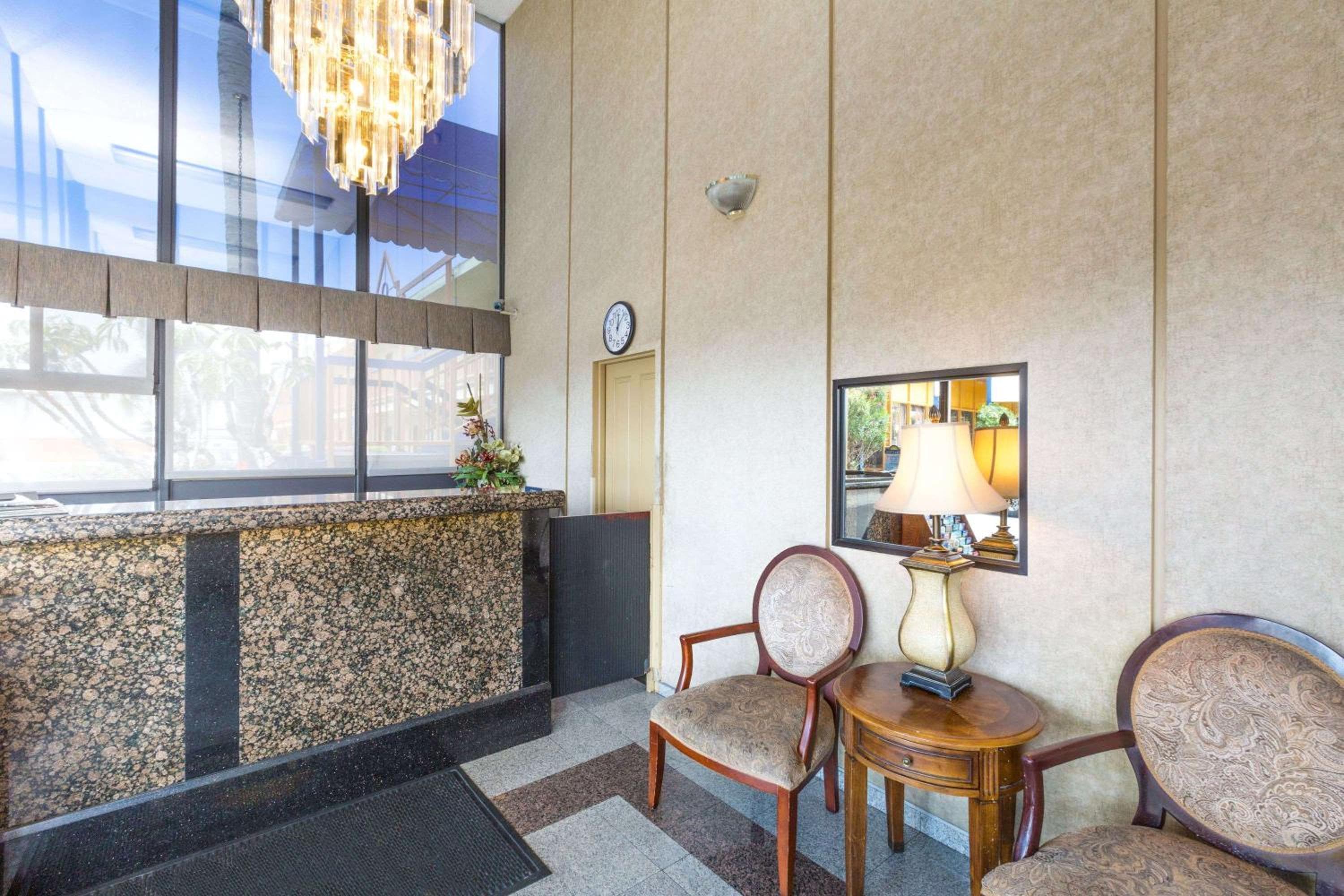 Days Inn by Wyndham Los Angeles LAX/VeniceBch/Marina DelRay — 3