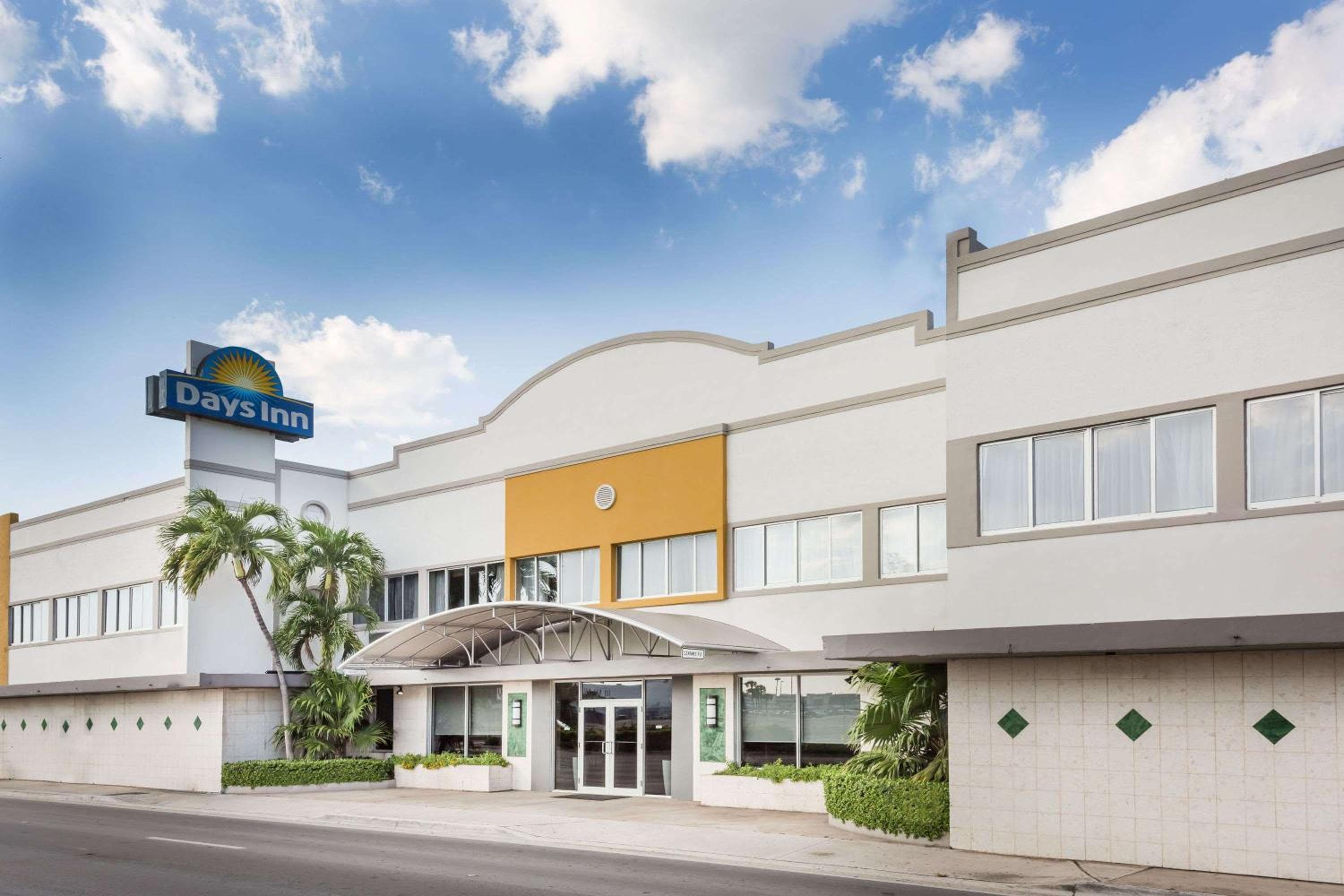 Days Inn by Wyndham Miami Airport North — 1