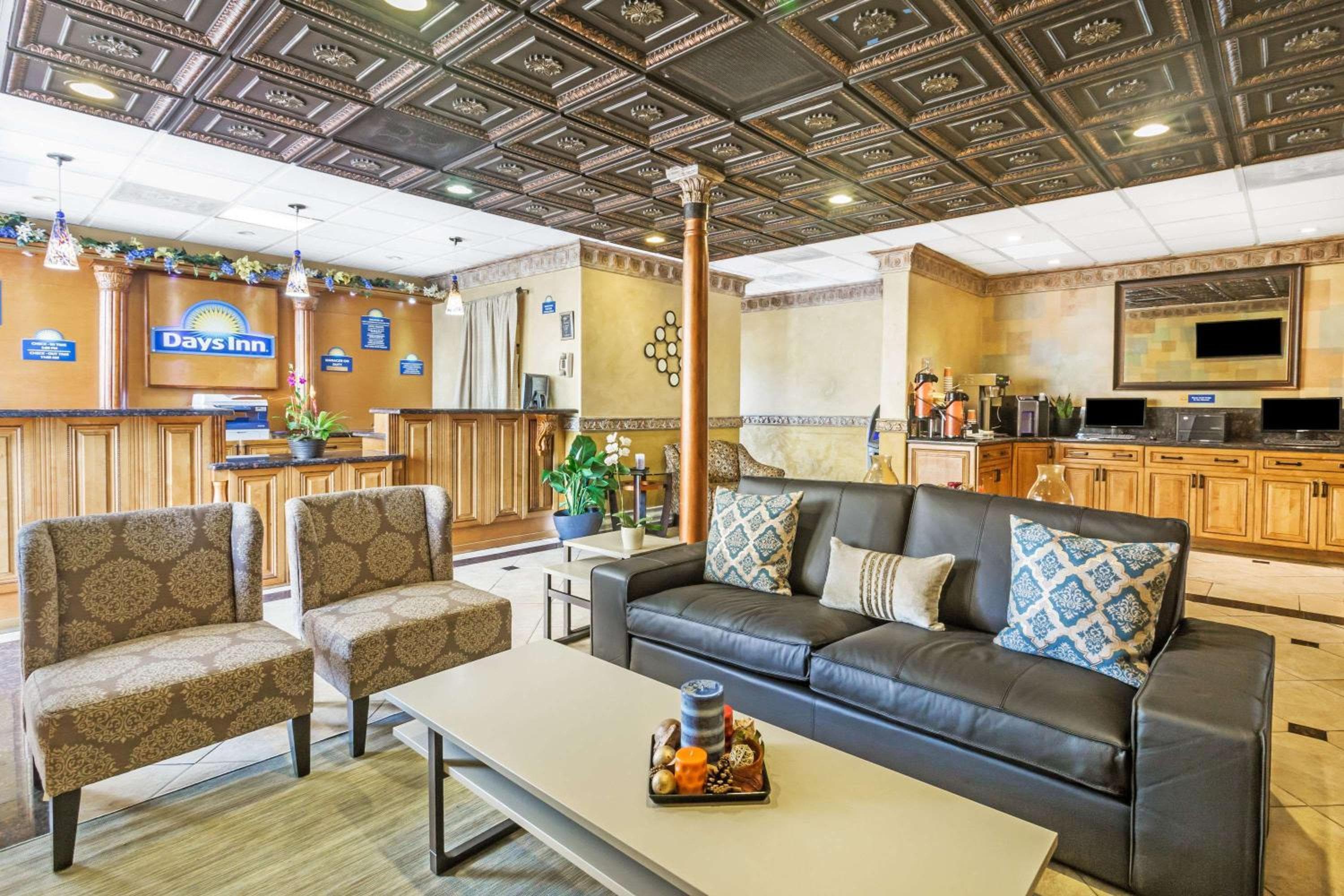 Days Inn by Wyndham Fort Lauderdale-Oakland Park Airport N — 4