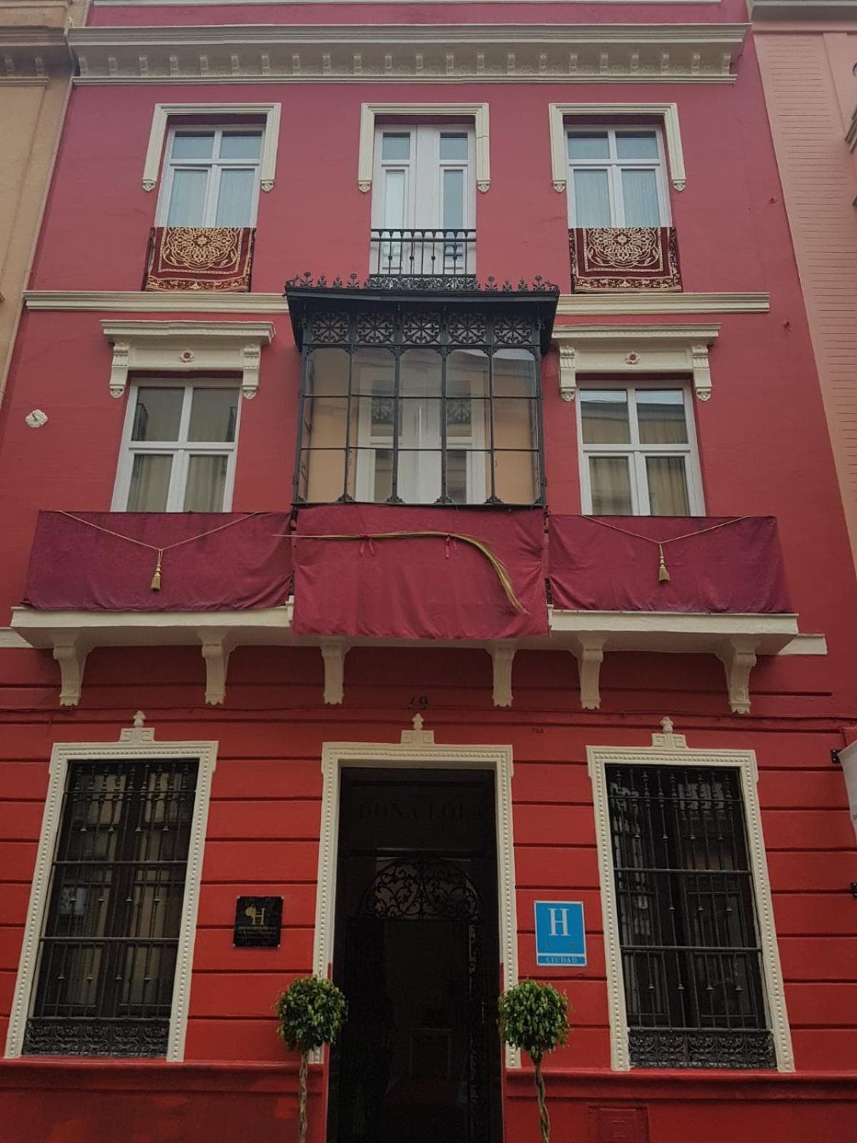 Hotel y Apartamentos Doña Lola — 8