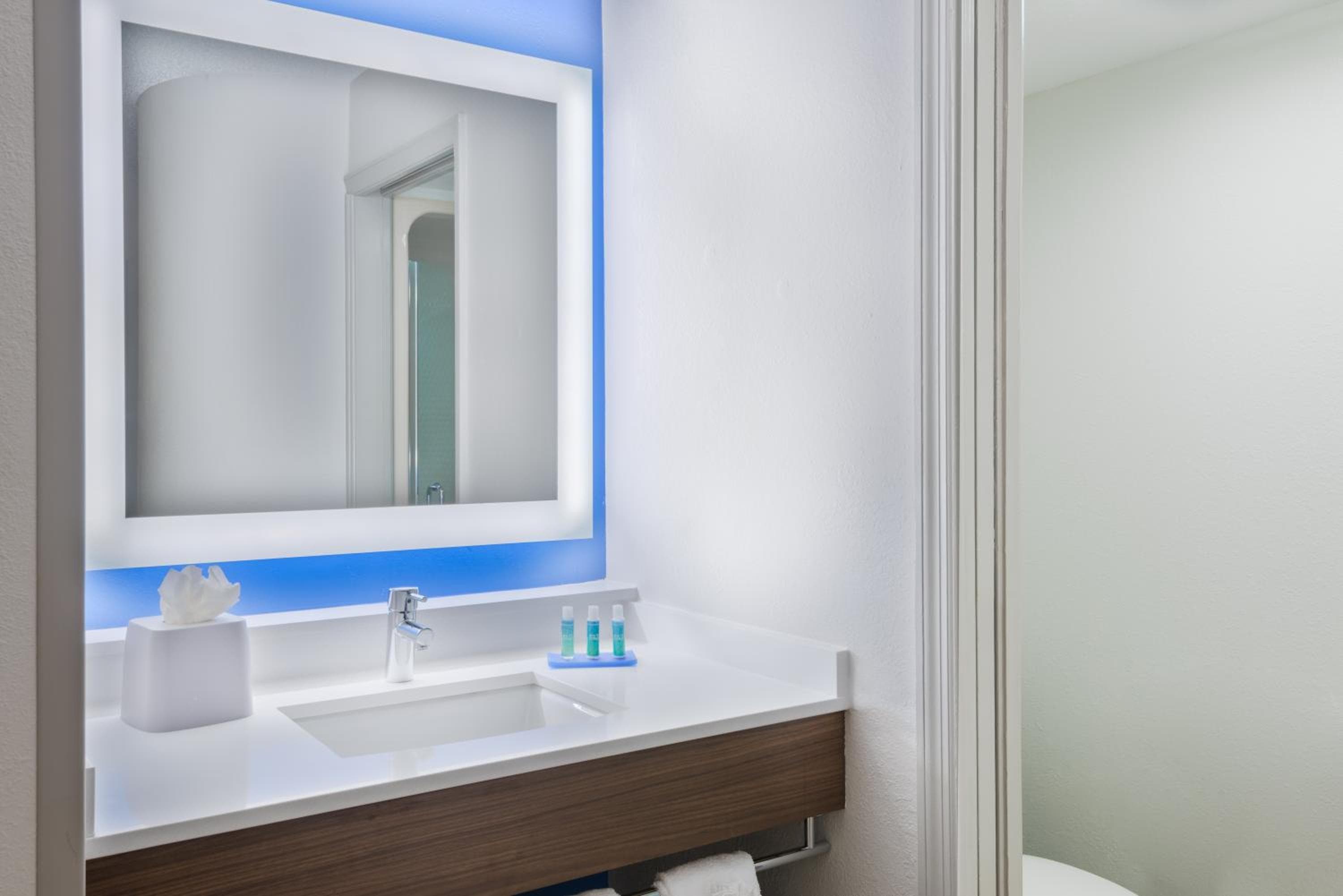 Holiday Inn Express & Suites: Universal Orlando más cercano, un hotel IHG — 3
