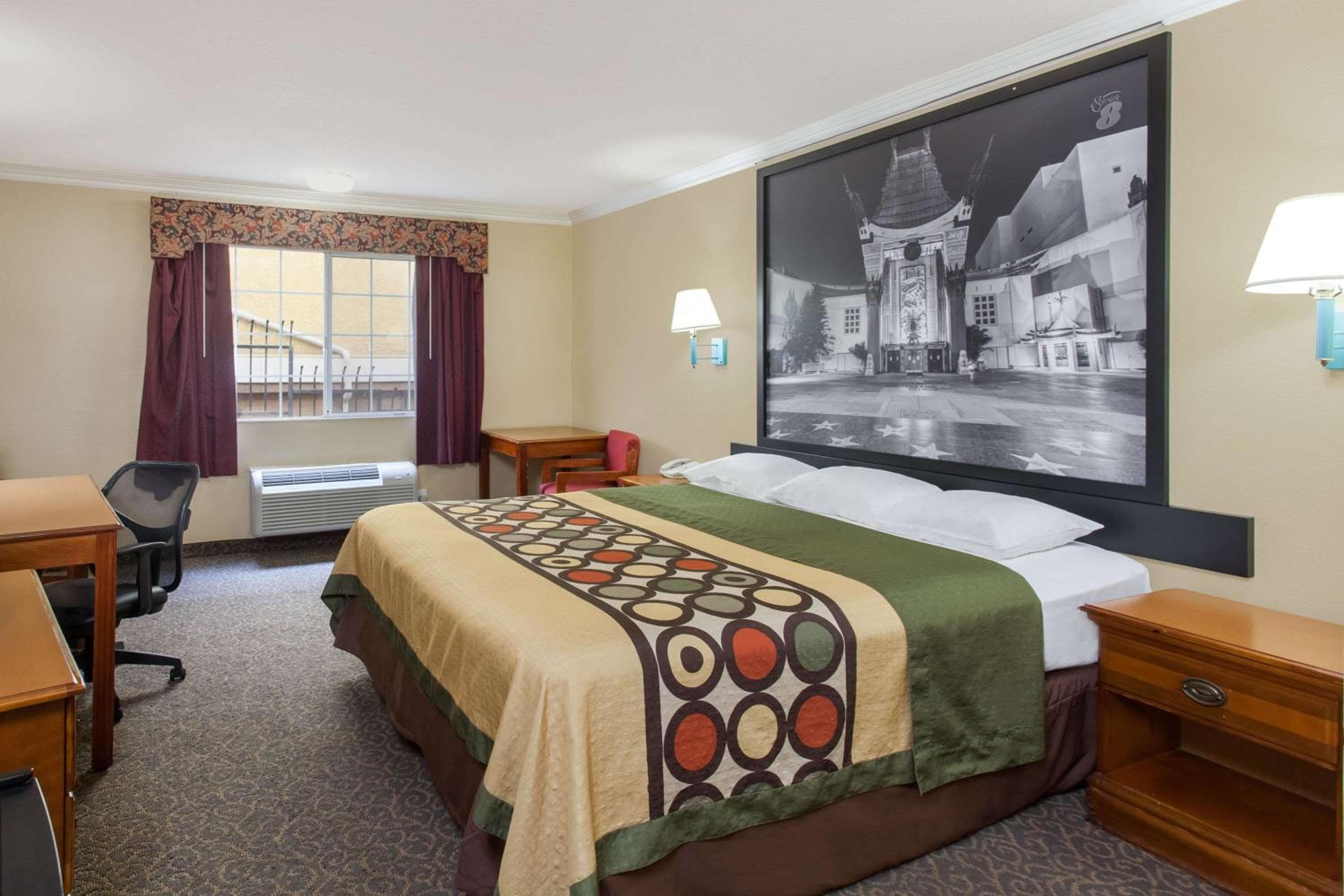 Super 8 by Wyndham Los Ángeles Centro — 7