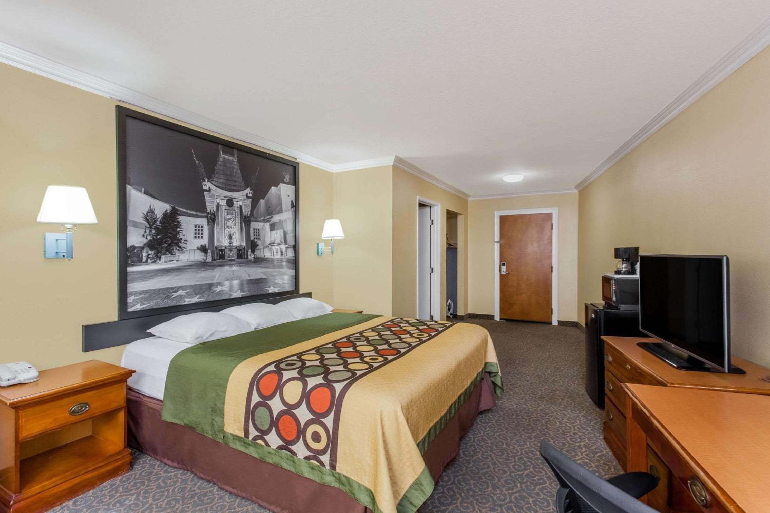 Super 8 by Wyndham Los Ángeles Centro — 8