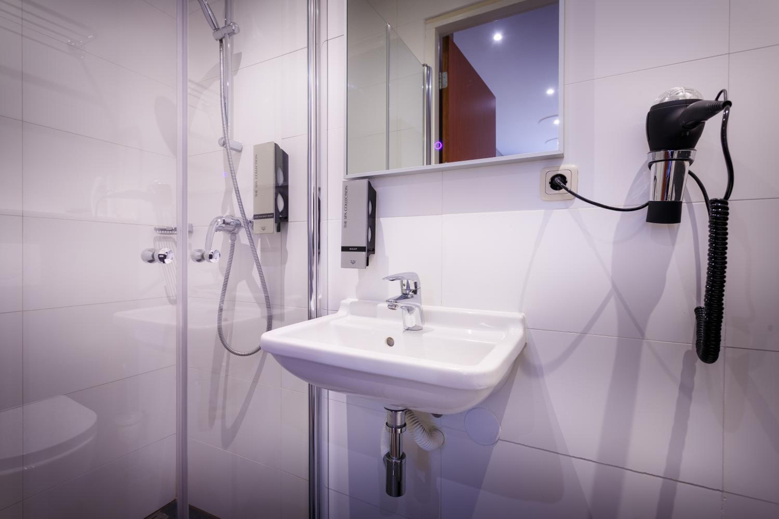 Amsterdam Downtown Hotel — 29