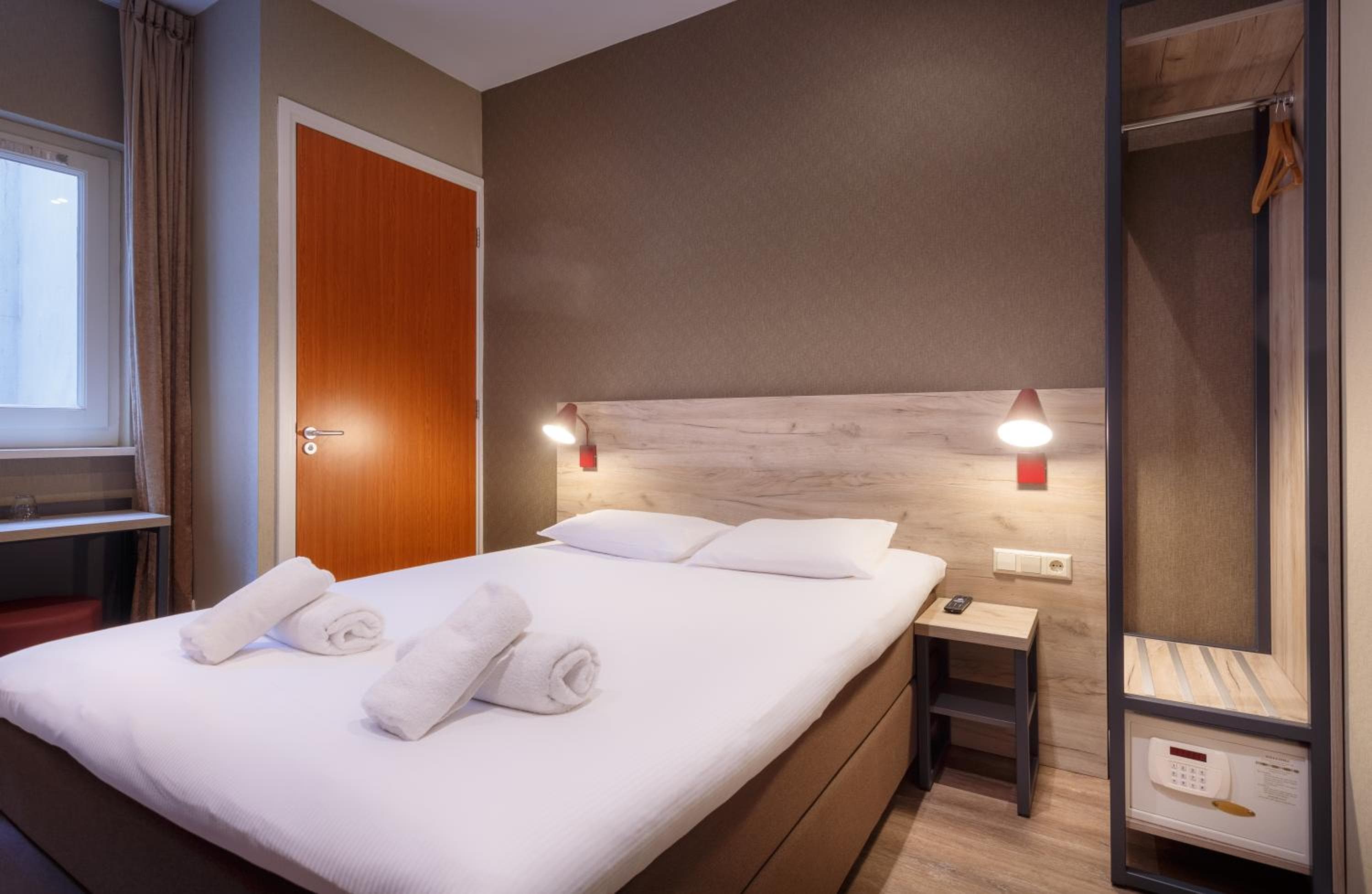 Amsterdam Downtown Hotel — 26