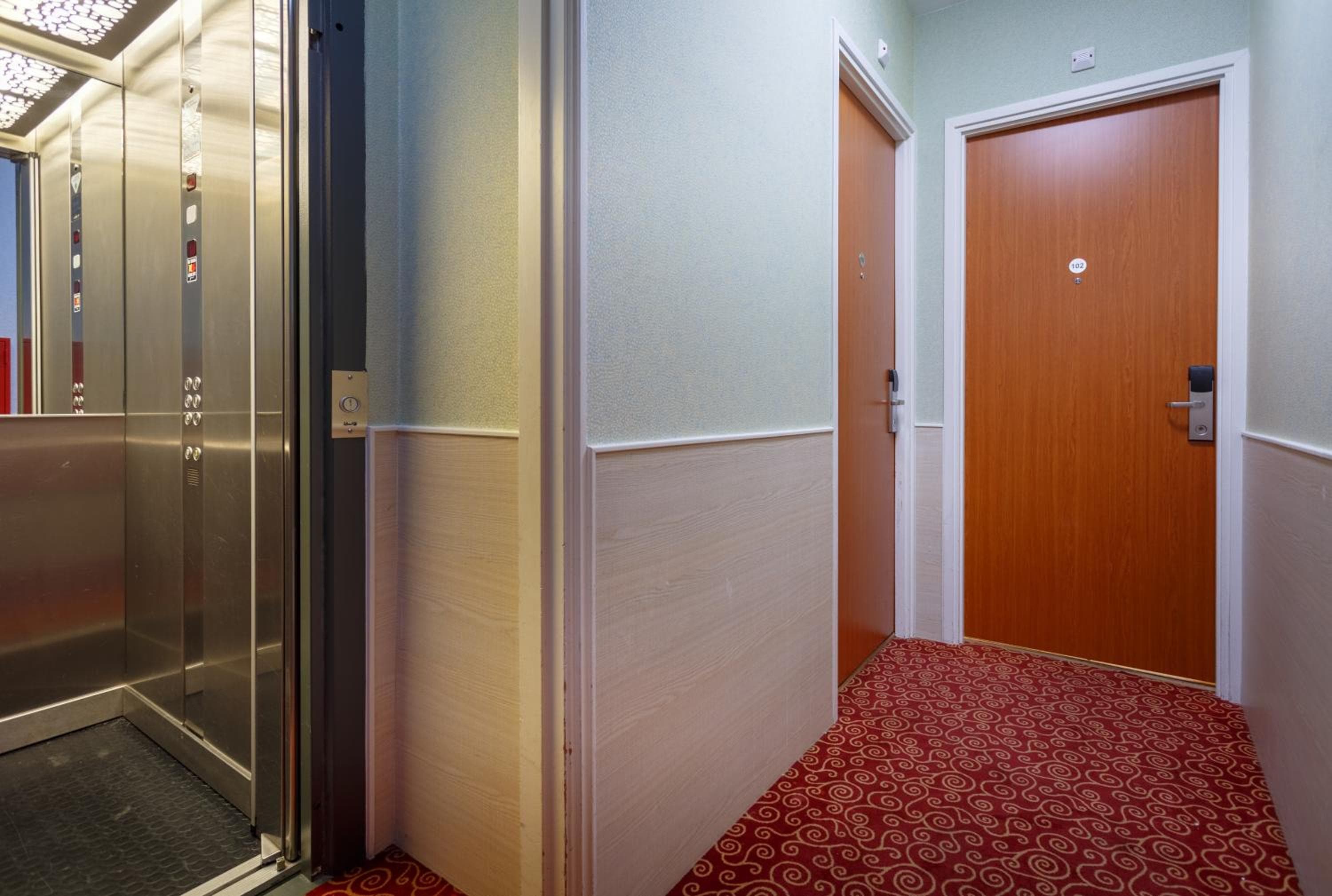 Amsterdam Downtown Hotel — 18