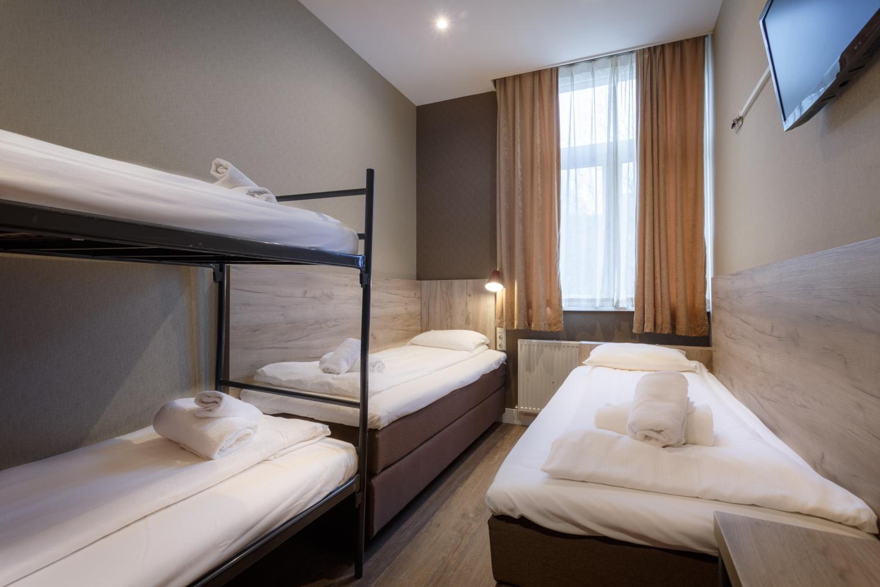 Amsterdam Downtown Hotel — 17