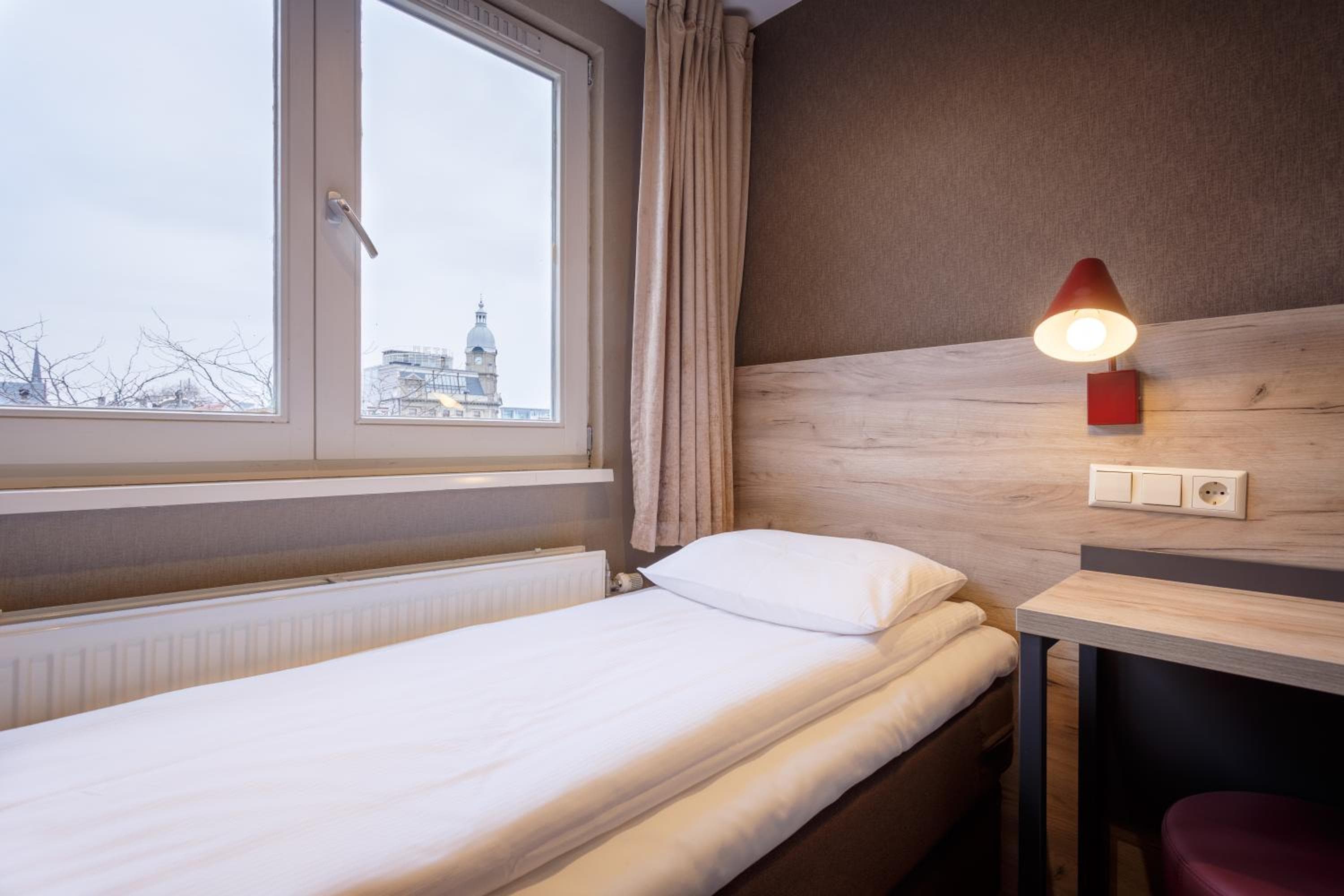 Amsterdam Downtown Hotel — 8