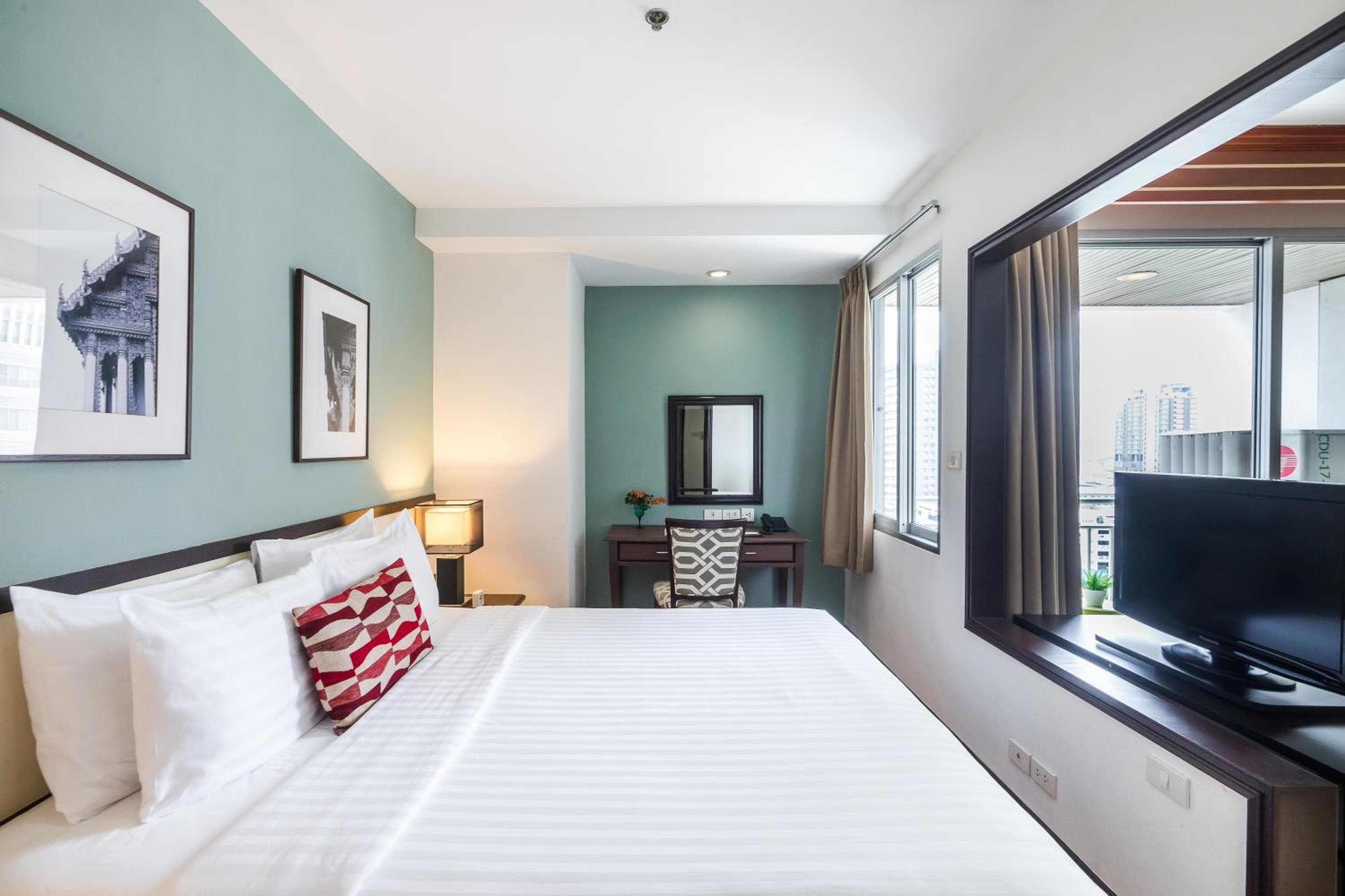 Evergreen Place Siam by UHG — 2