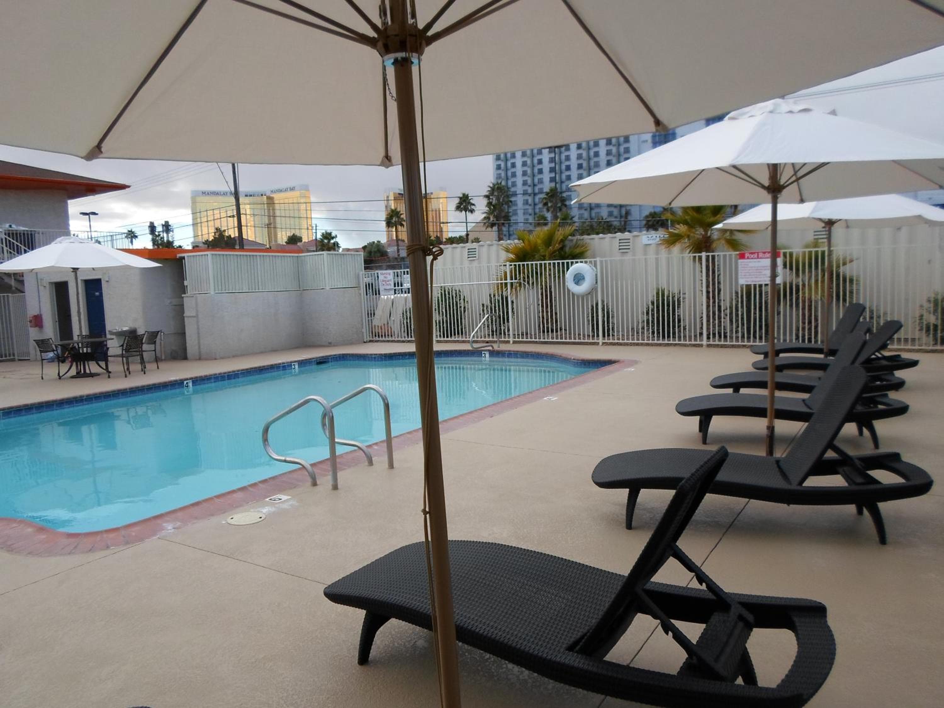 Motel 6 Las Vegas, NV - Strip — 10