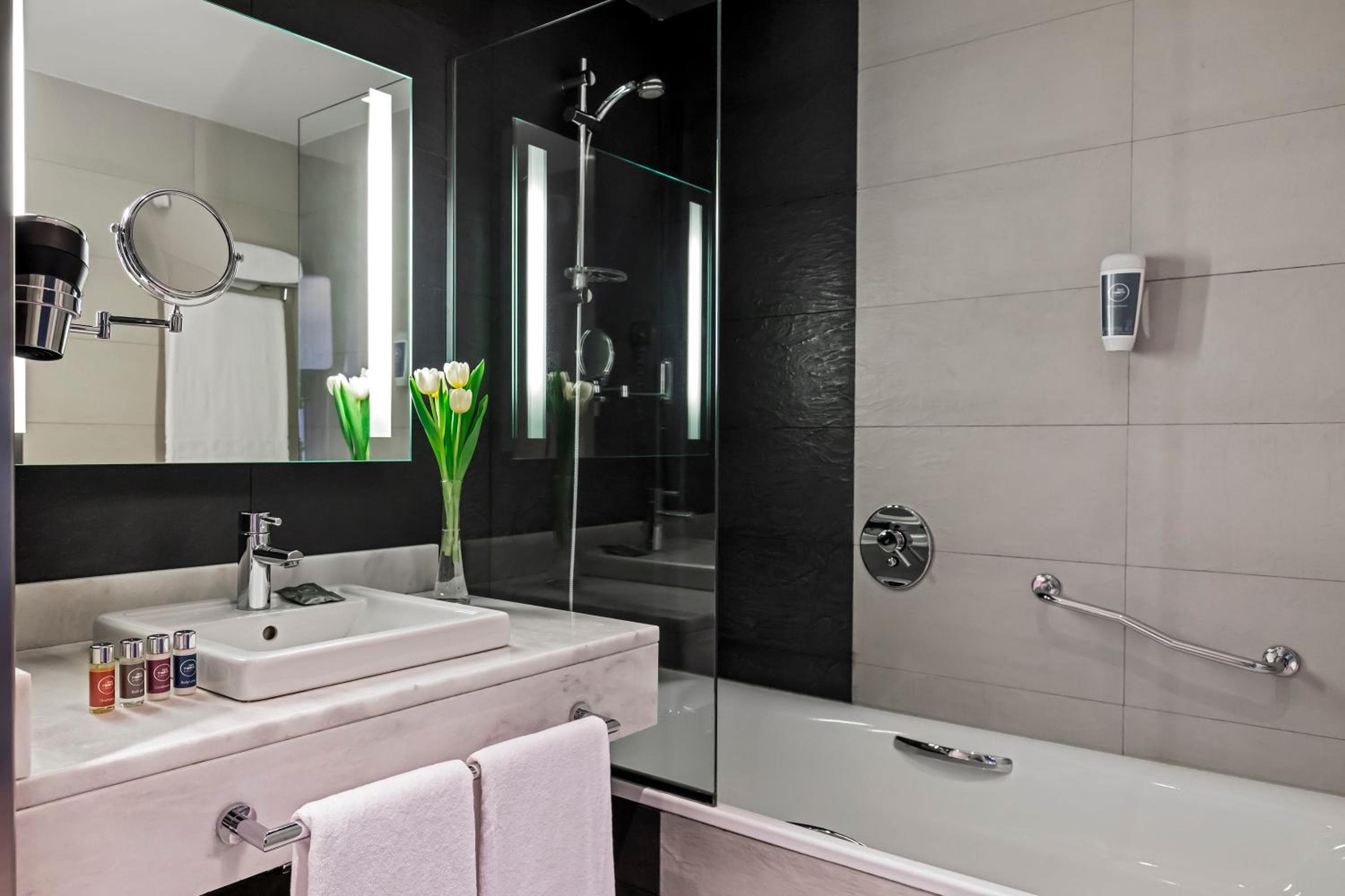 Hotel Zentral Castellana Norte — 23