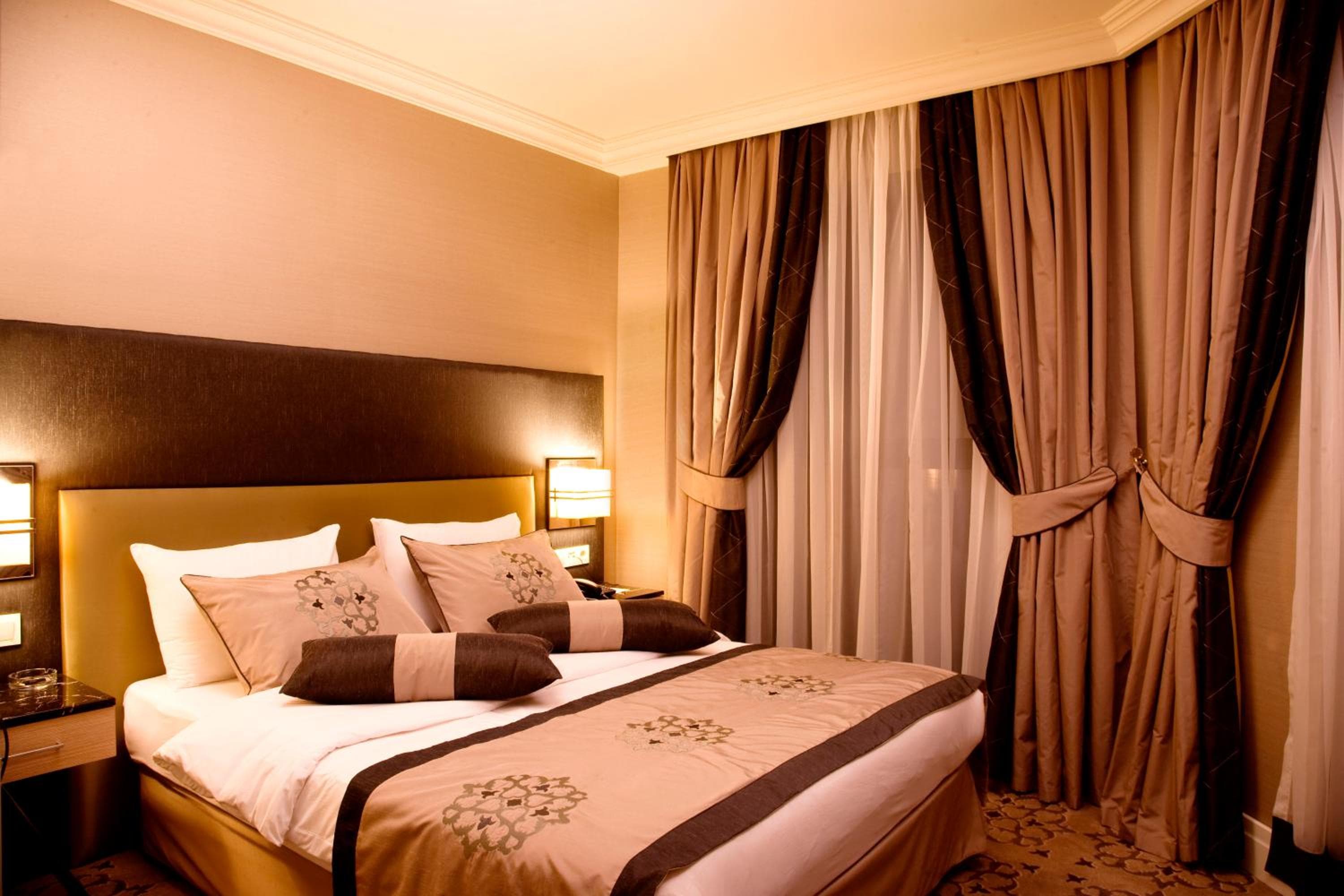 Darkhill Hotel — 20