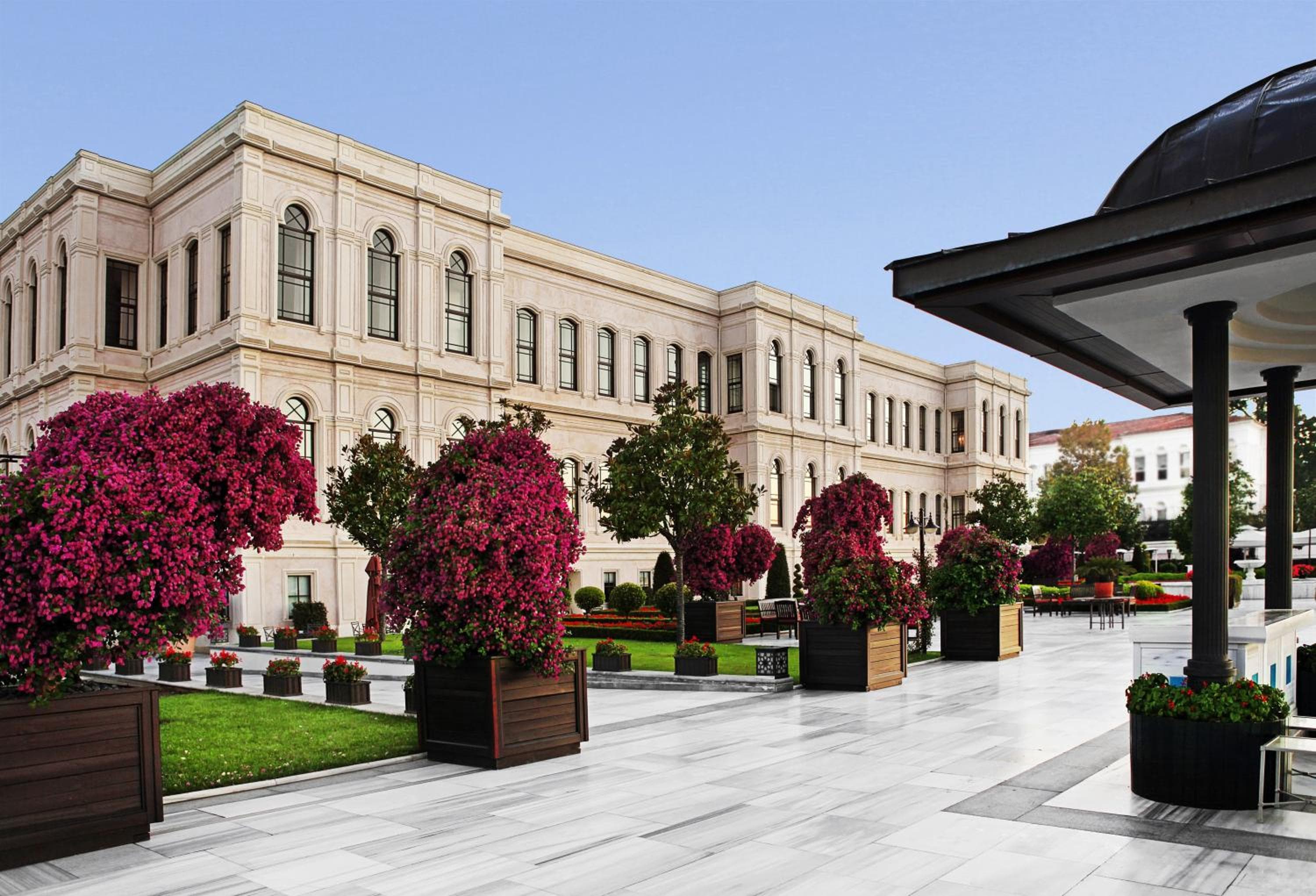 Four Seasons Hotel Istanbul at the Bosphorus — 7