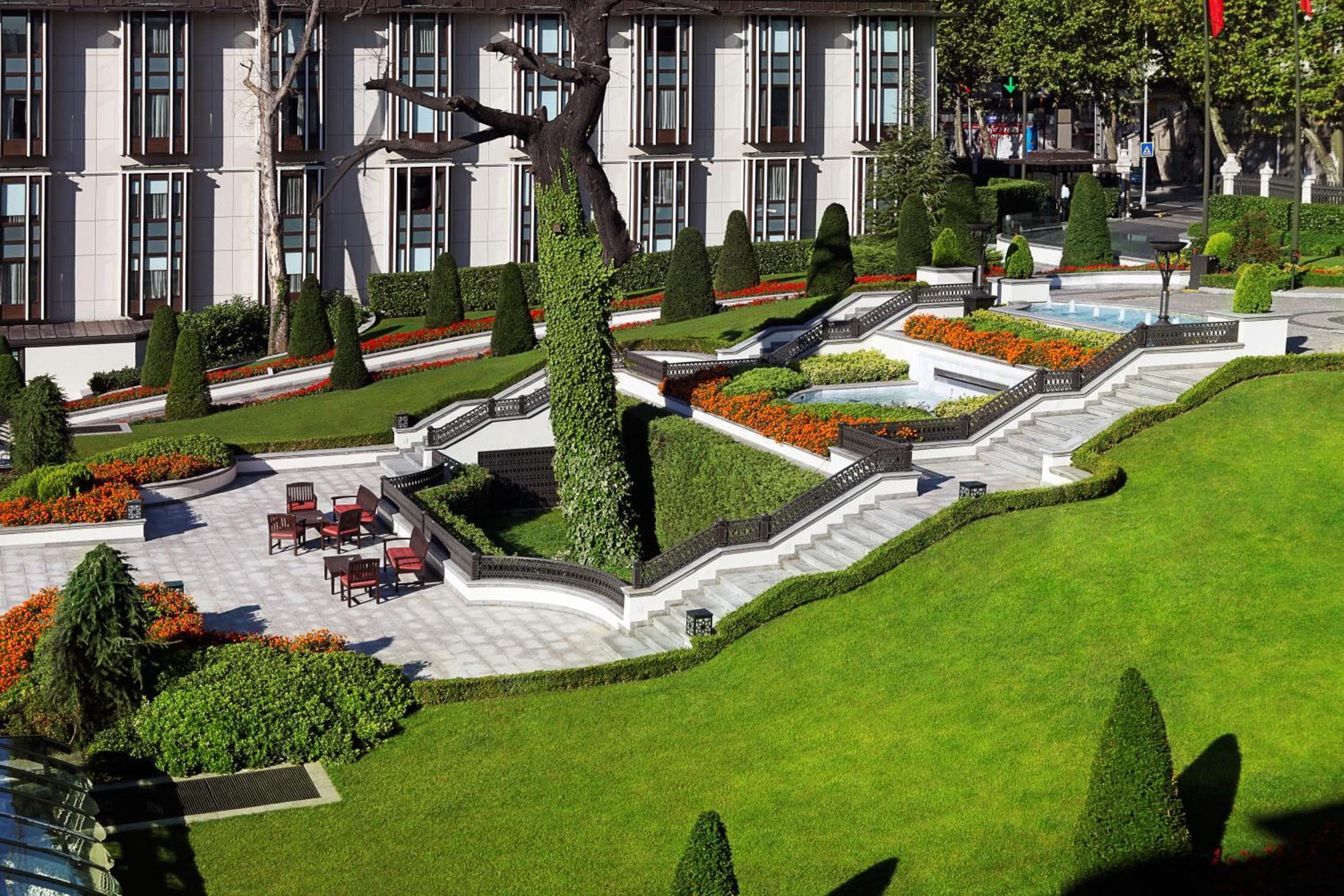 Four Seasons Hotel Istanbul at the Bosphorus — 15