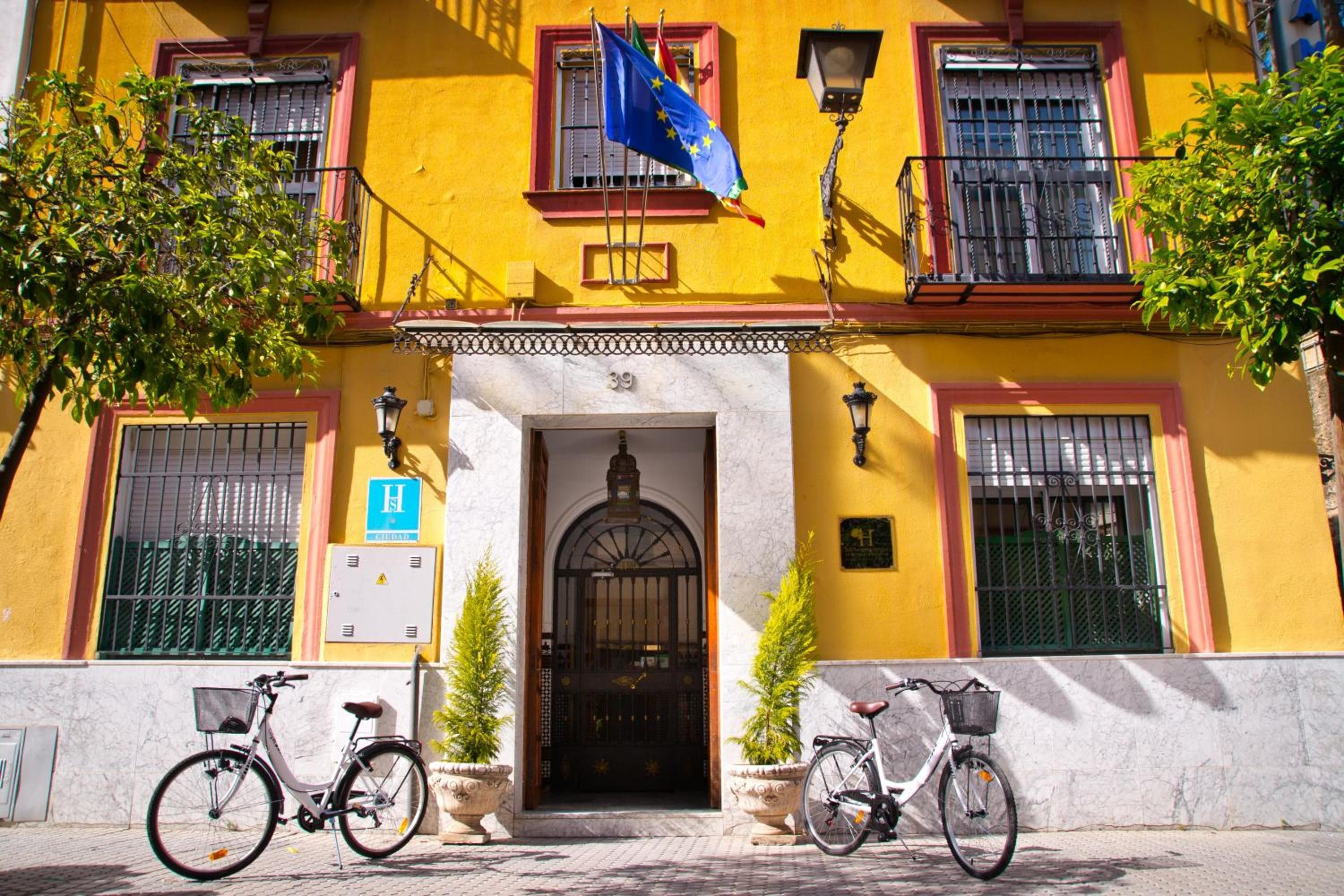 Hostal La Muralla — 25