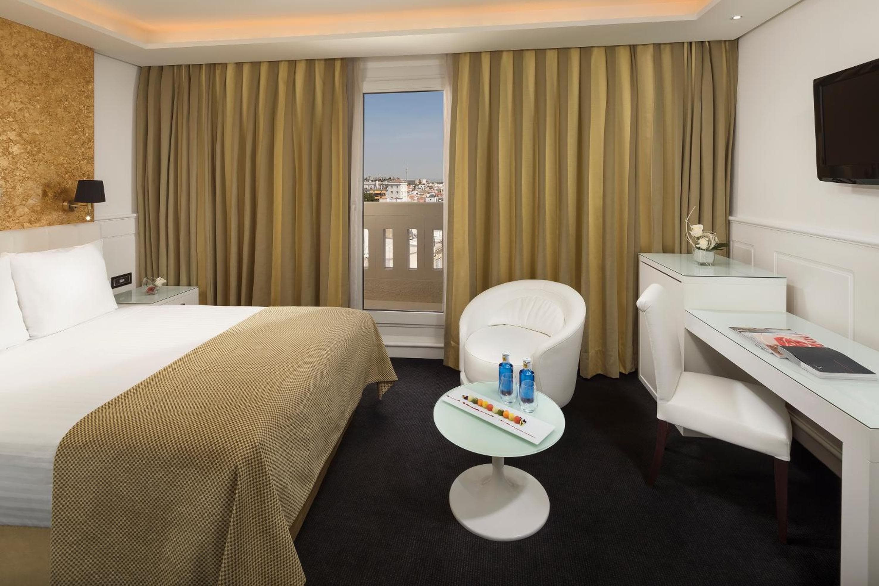 Hotel Colón Gran Meliá - The Leading Hotels of the World — 19
