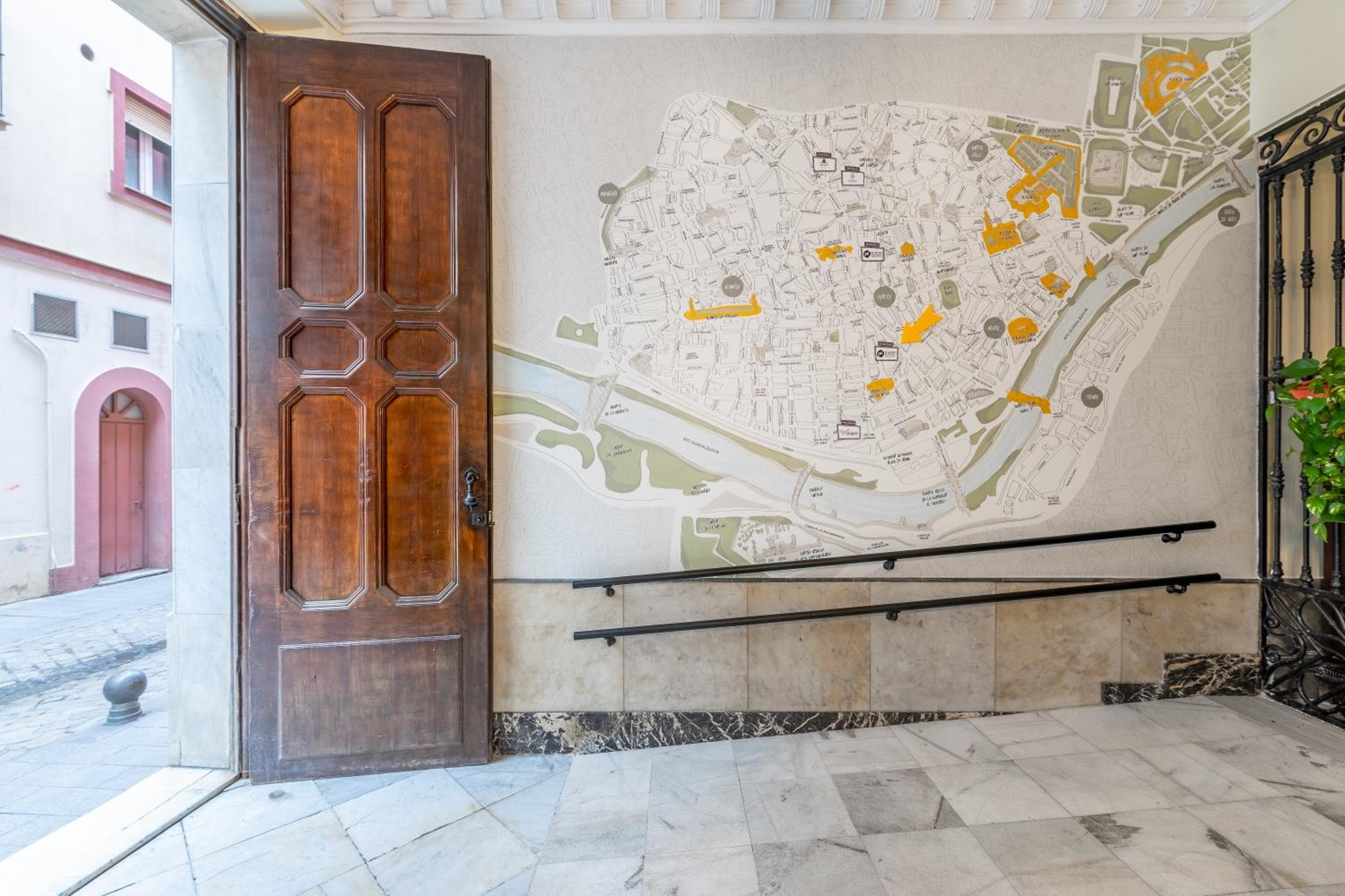 JOY Plaza de Armas — 18