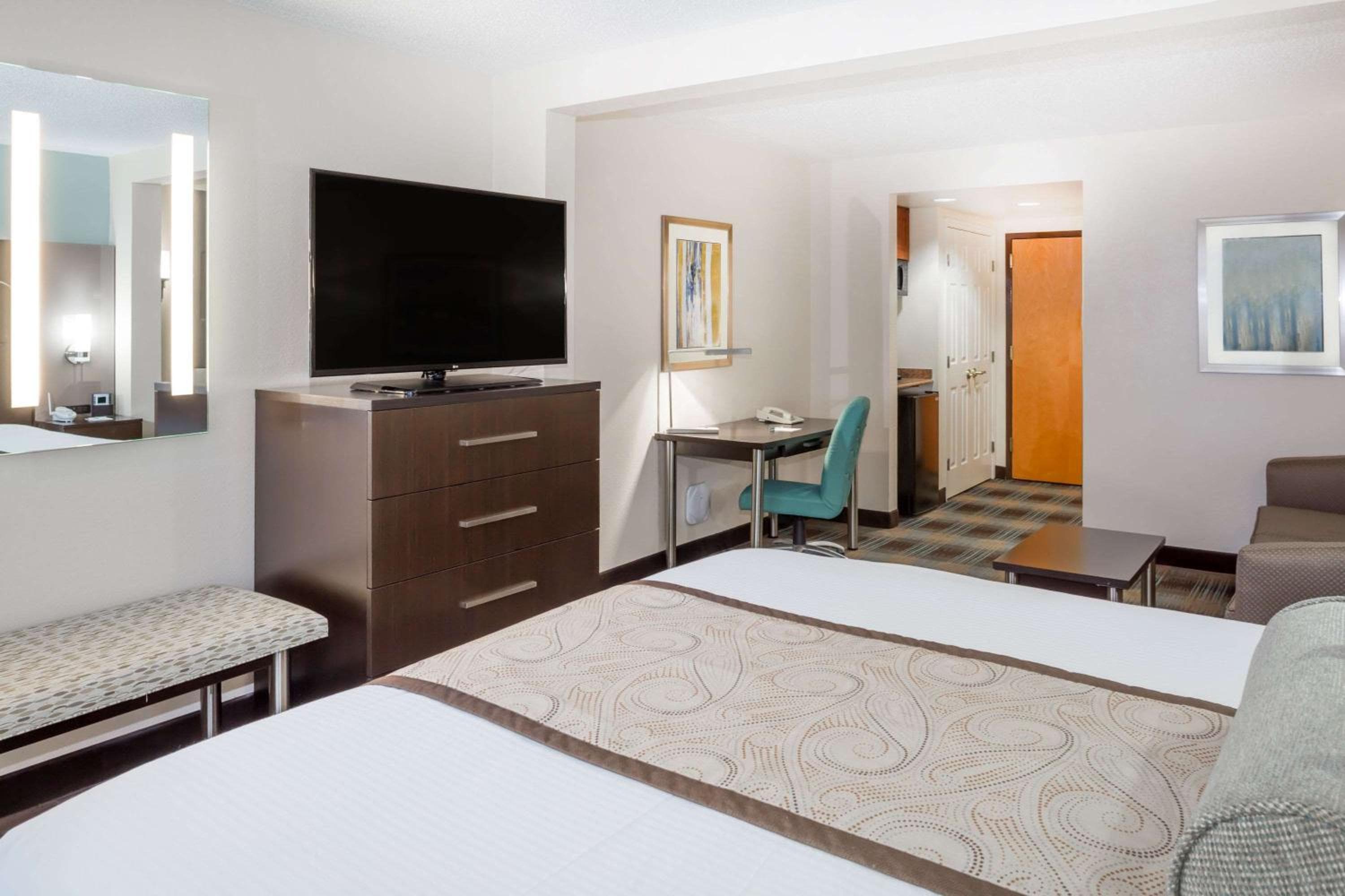 Wingate By Wyndham - Orlando International Airport- Free Hot Breakfast — 7