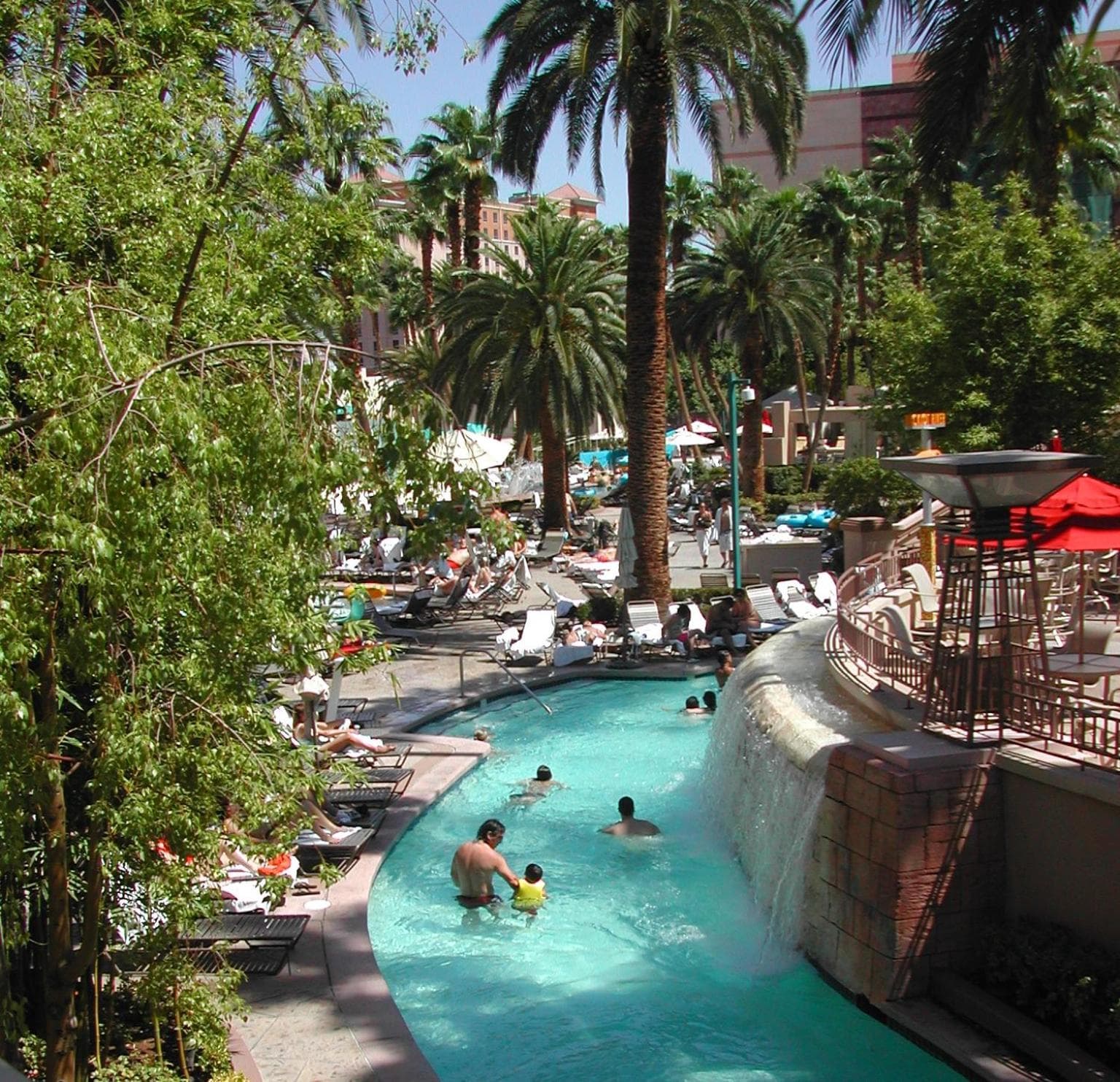 Verdadera suite de 1 dormitorio con balcón y vista al Strip en MGM Signature — 10