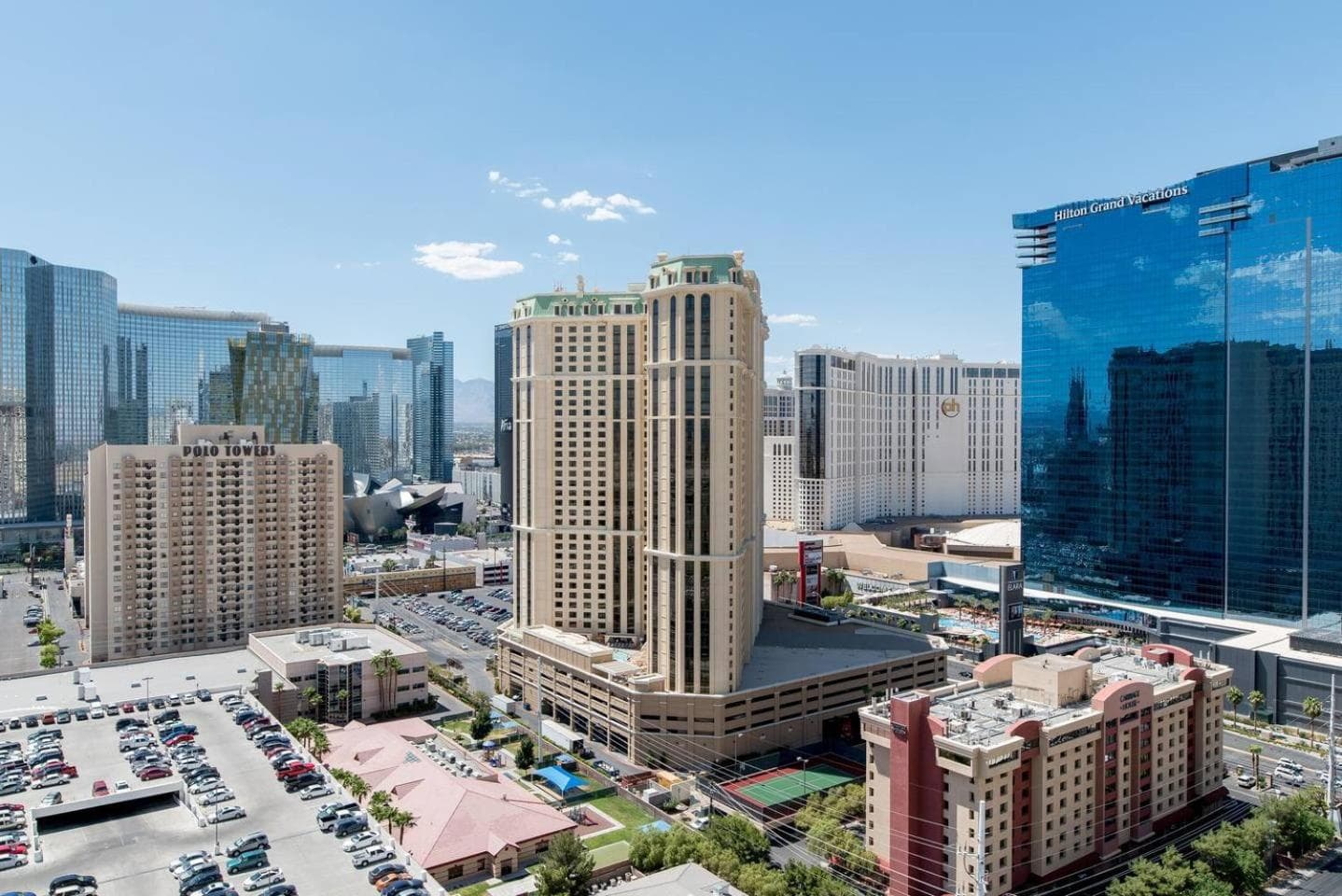 Verdadera suite de 1 dormitorio con balcón y vista al Strip en MGM Signature — 5