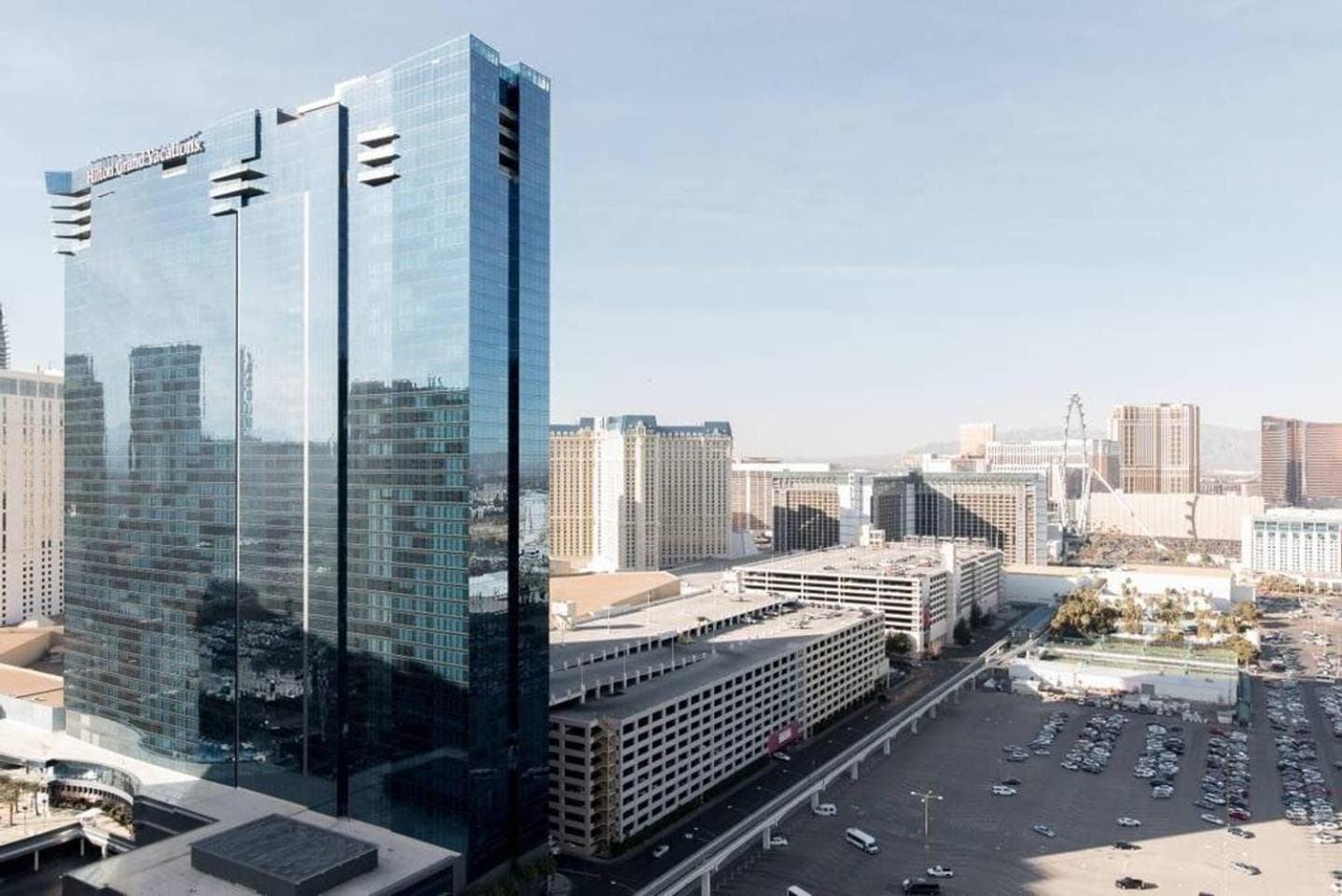 Verdadera suite de 1 dormitorio con balcón y vista al Strip en MGM Signature — 2