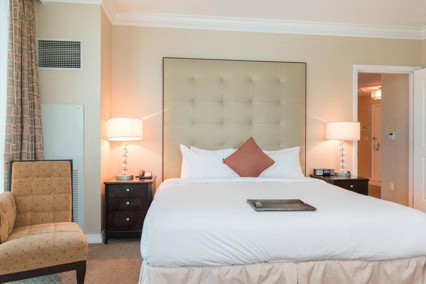 Verdadera suite de 1 dormitorio con balcón y vista al Strip en MGM Signature — 22