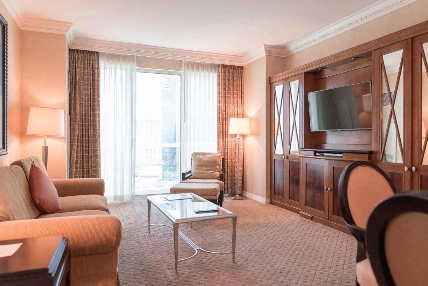Verdadera suite de 1 dormitorio con balcón y vista al Strip en MGM Signature — 27