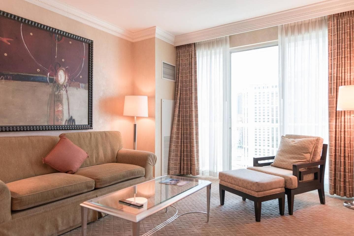 Verdadera suite de 1 dormitorio con balcón y vista al Strip en MGM Signature — 30