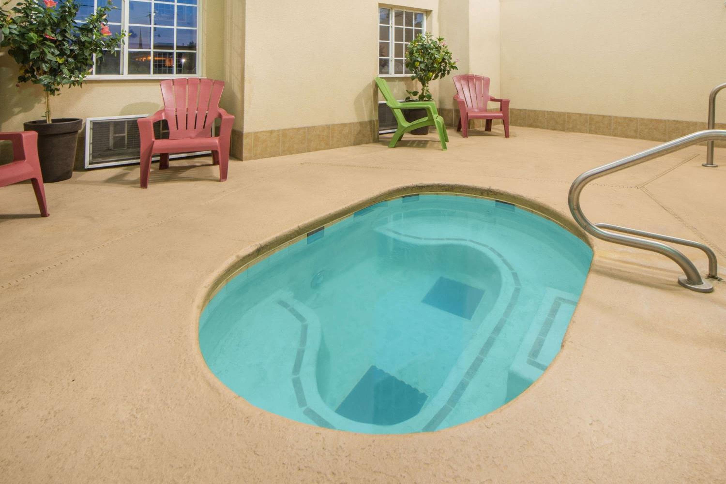 Microtel Inn and Suites By Wyndham Miami OK --> Microtel Inn and Suites By Wyndham Miami OK — 4