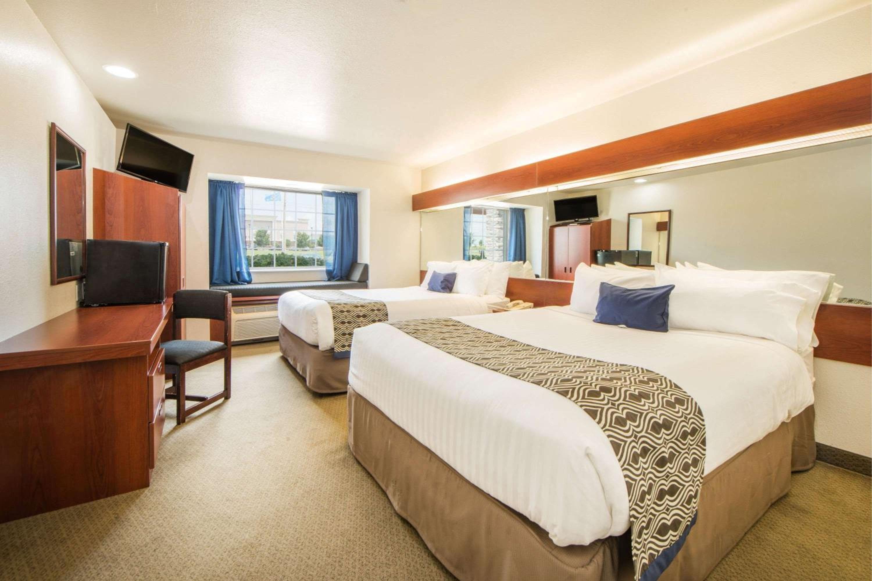 Microtel Inn and Suites By Wyndham Miami OK --> Microtel Inn and Suites By Wyndham Miami OK — 10