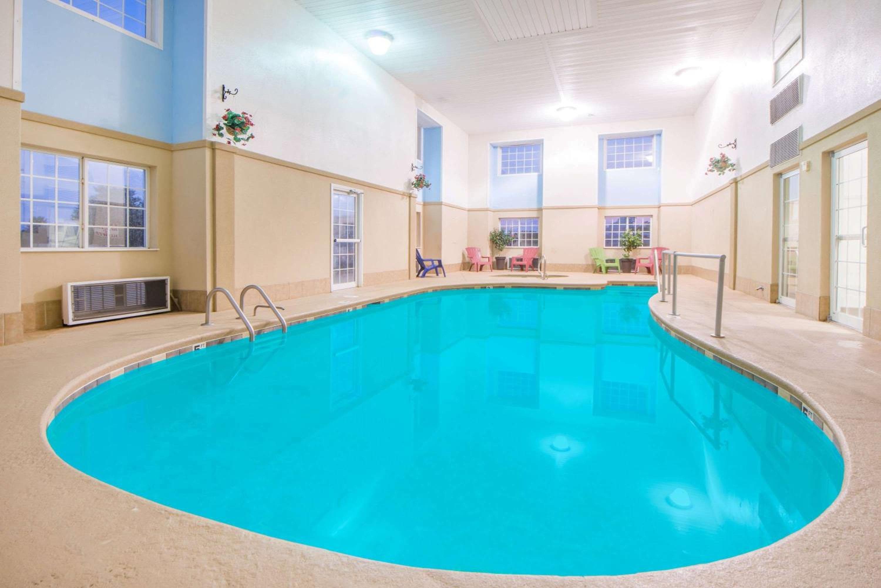 Microtel Inn and Suites By Wyndham Miami OK --> Microtel Inn and Suites By Wyndham Miami OK — 3