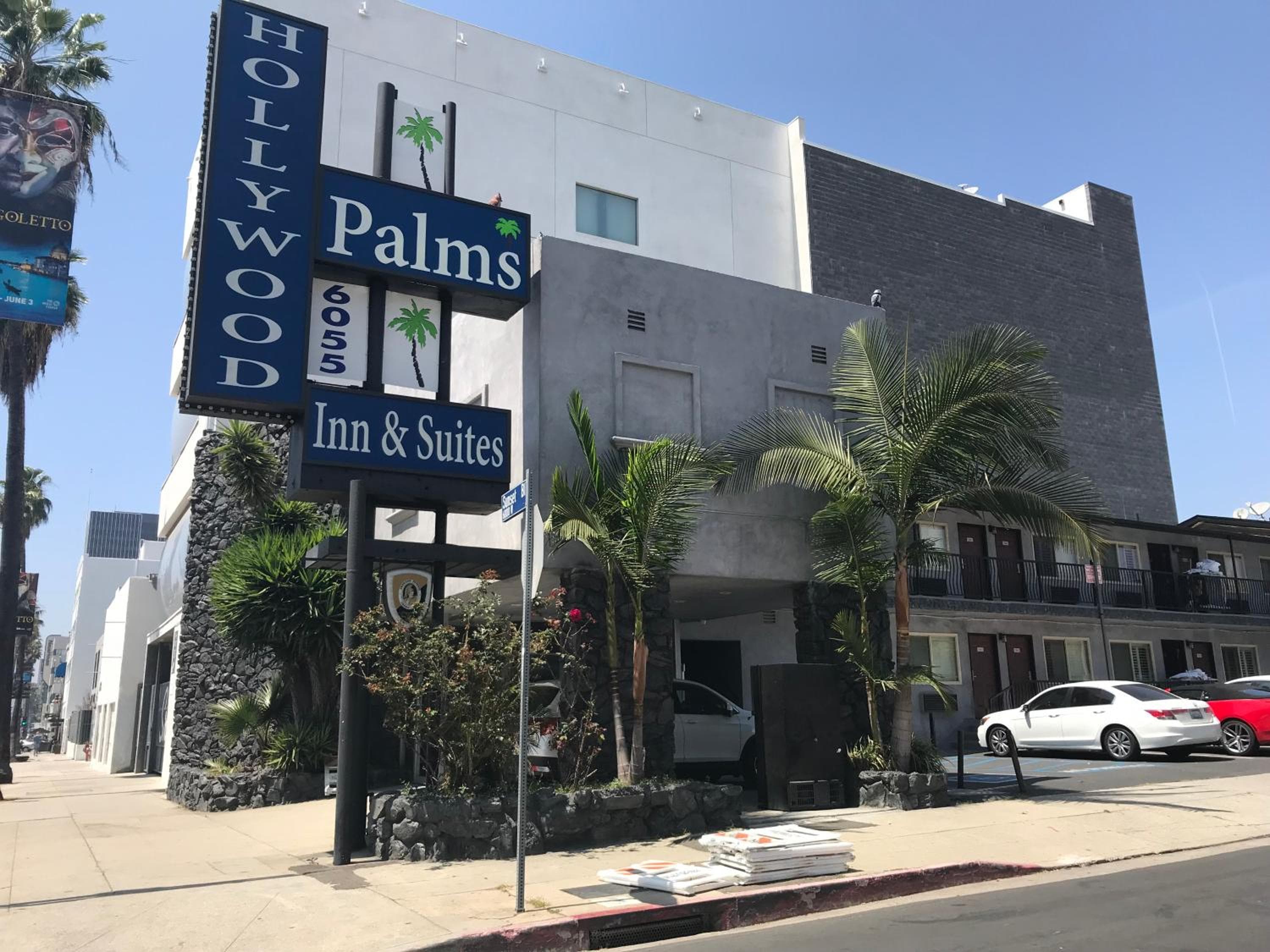 Hollywood Palms Inns & Suites — 1