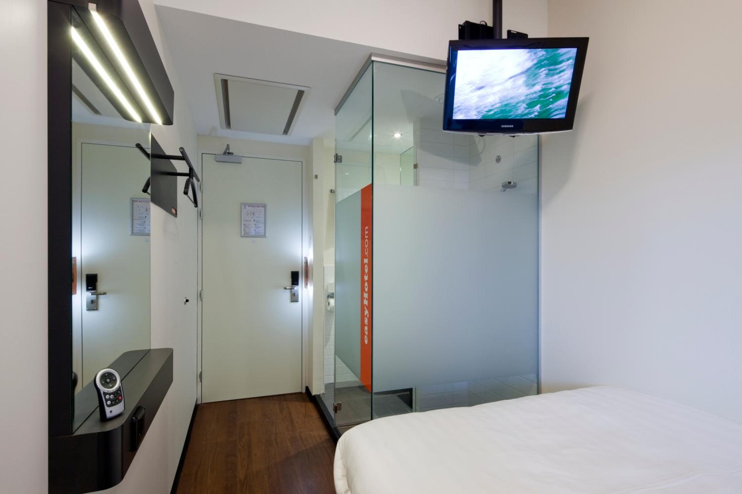 easyHotel Amsterdam City Centre South — 19
