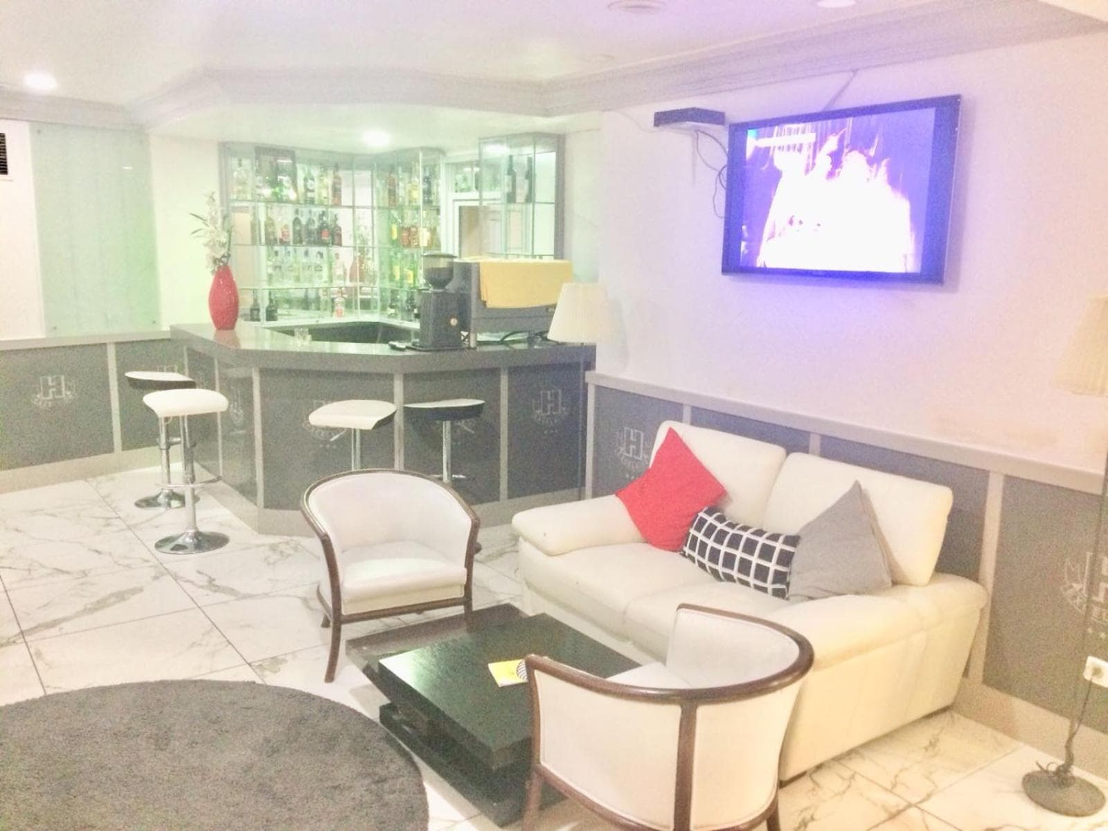 Hotel Excelsior — 3
