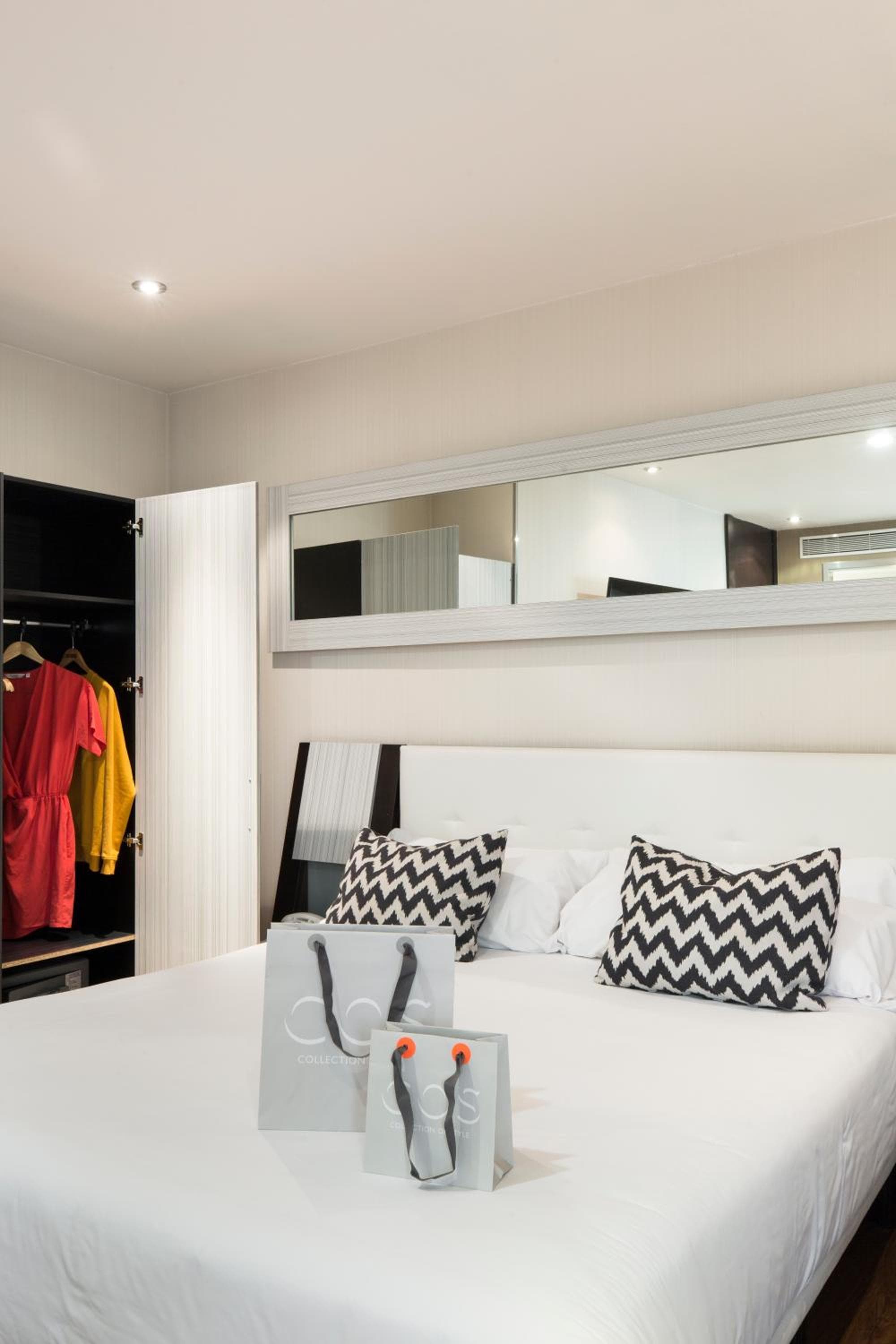 Petit Palace Triball — 2