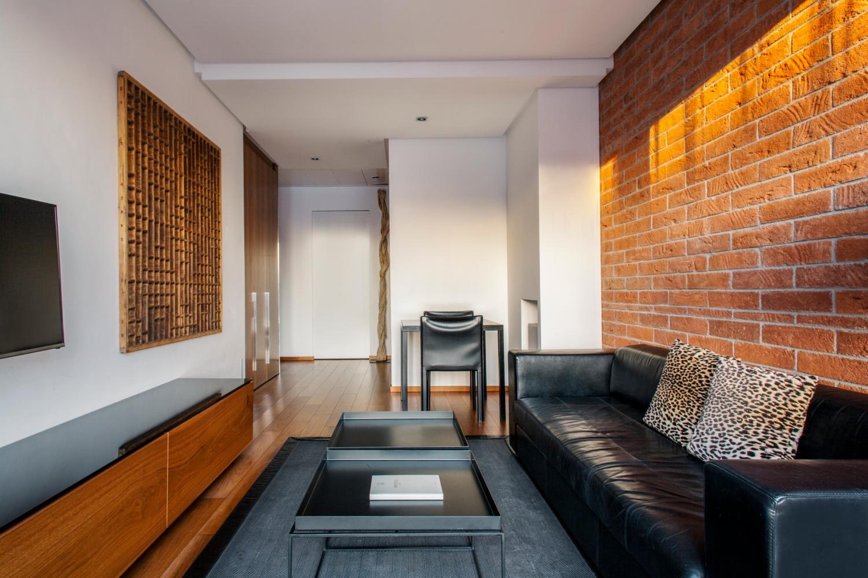 Suites Avenue — 17