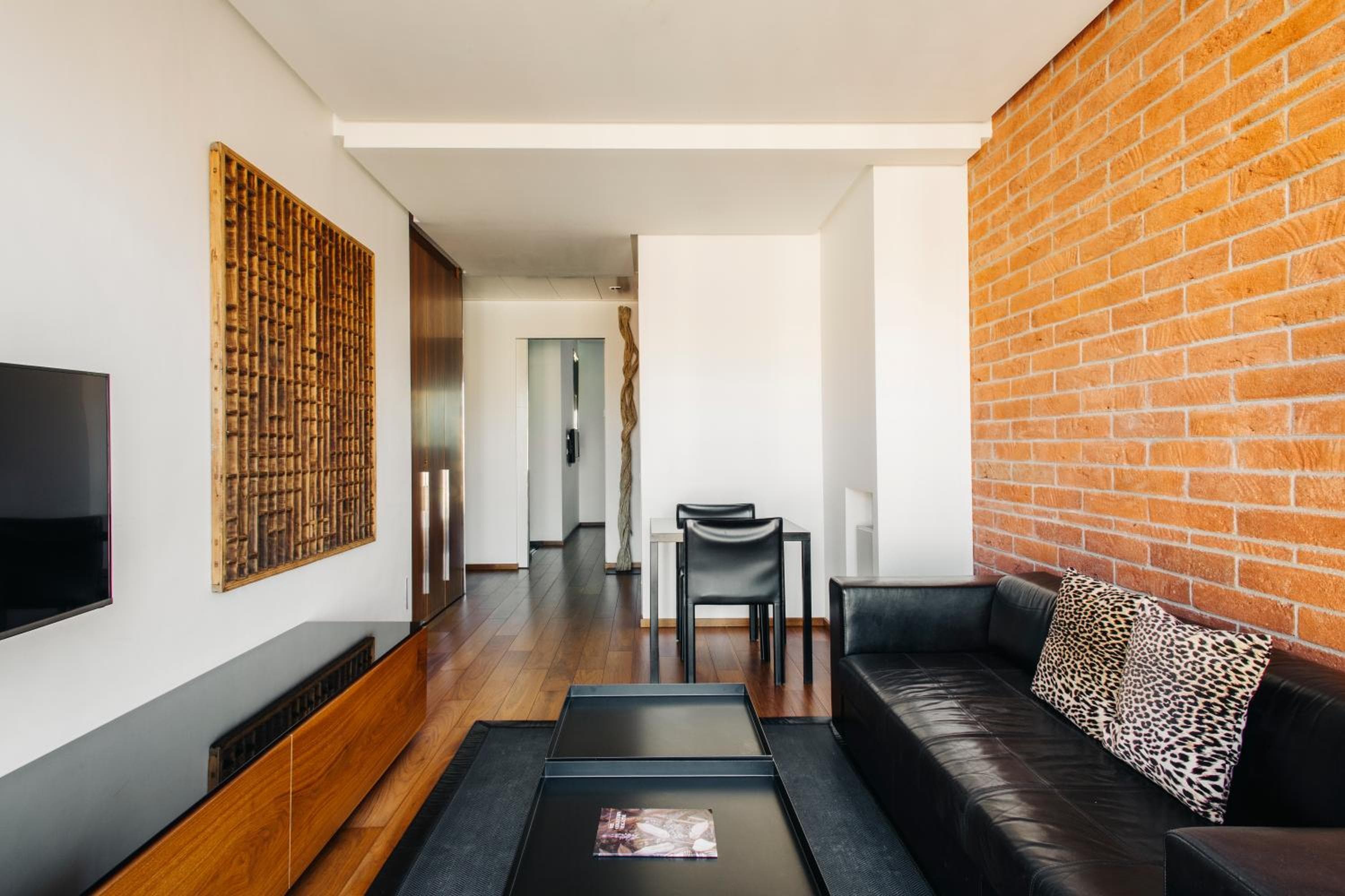 Suites Avenue — 19